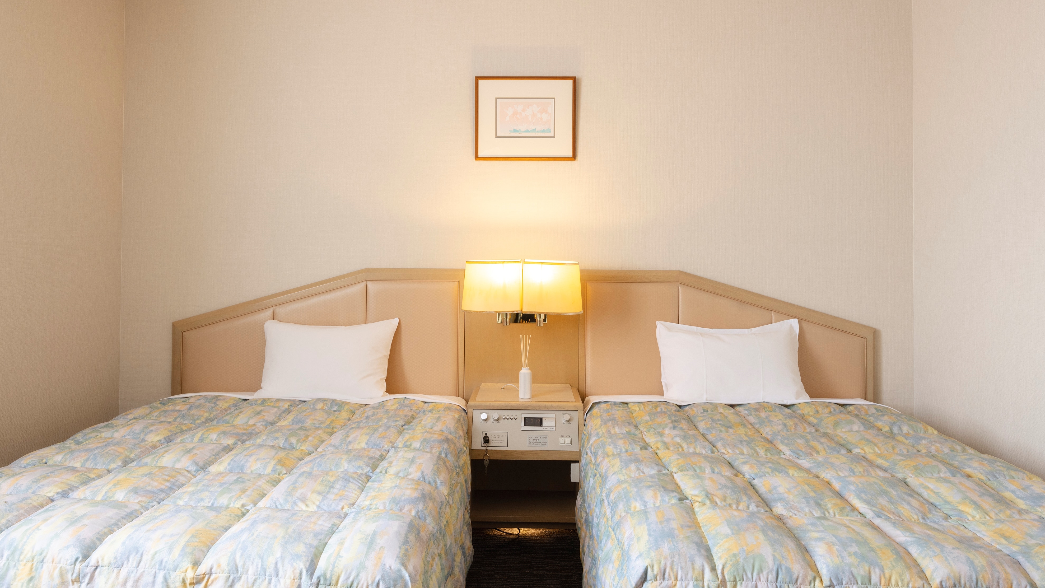 *Twin bedroom/All rooms equipped with Simmons beds! Spacious 24m² x 120cm wide beds