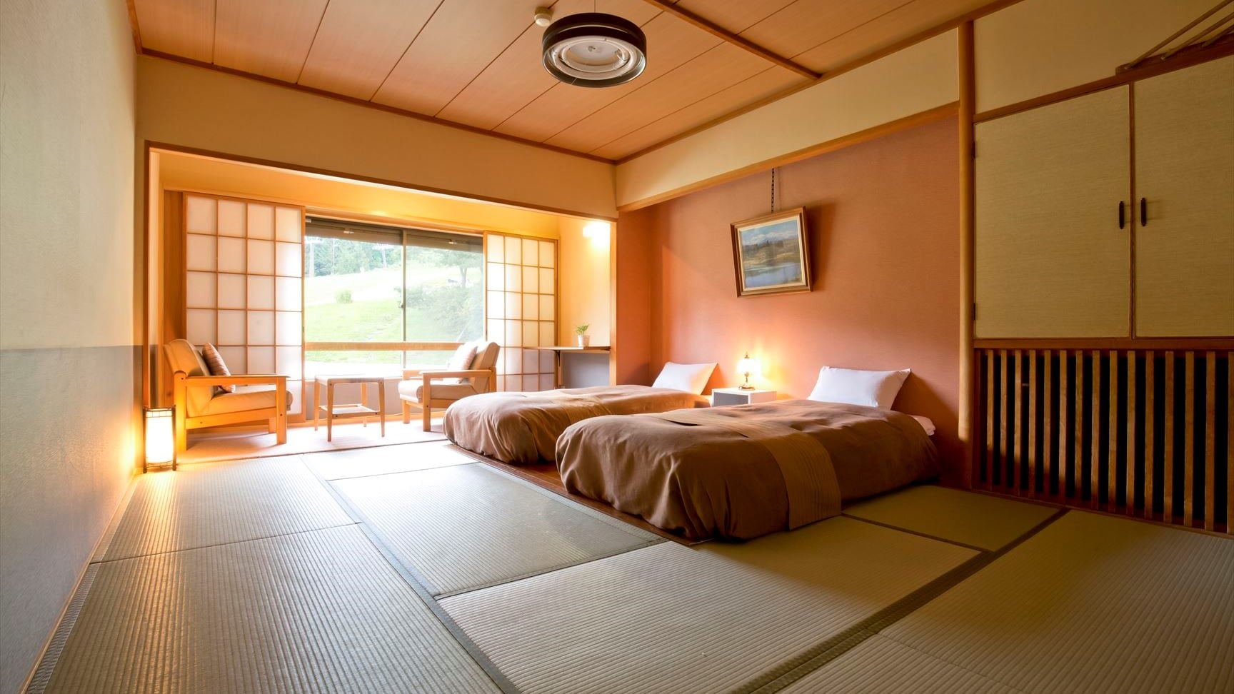 [Club Room] A room that combines the comfort of tatami mats with the ease of a bed that you can lie down in whenever you want.