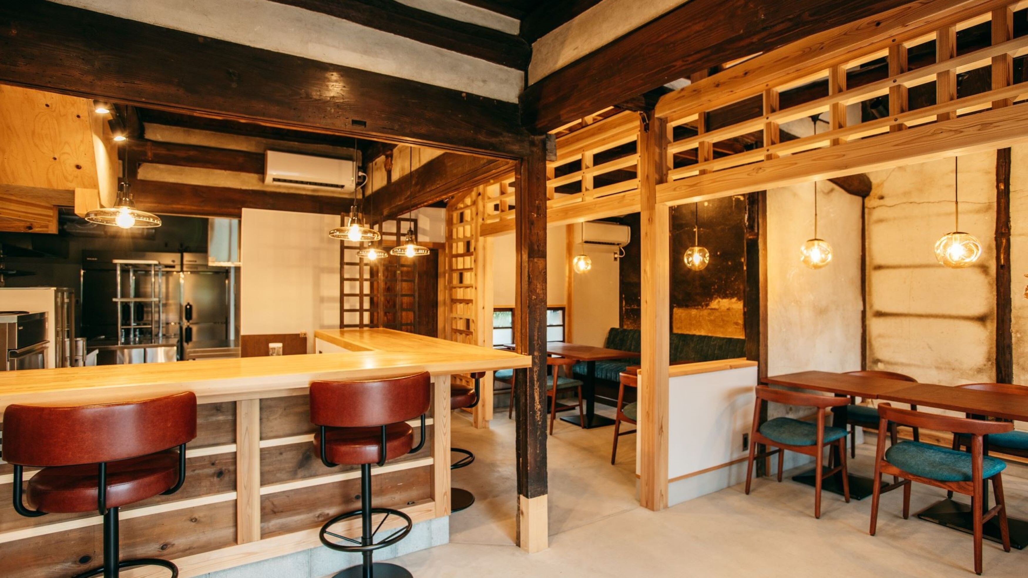 Western restaurant Kemuri (5 minutes walk): Inside the restaurant