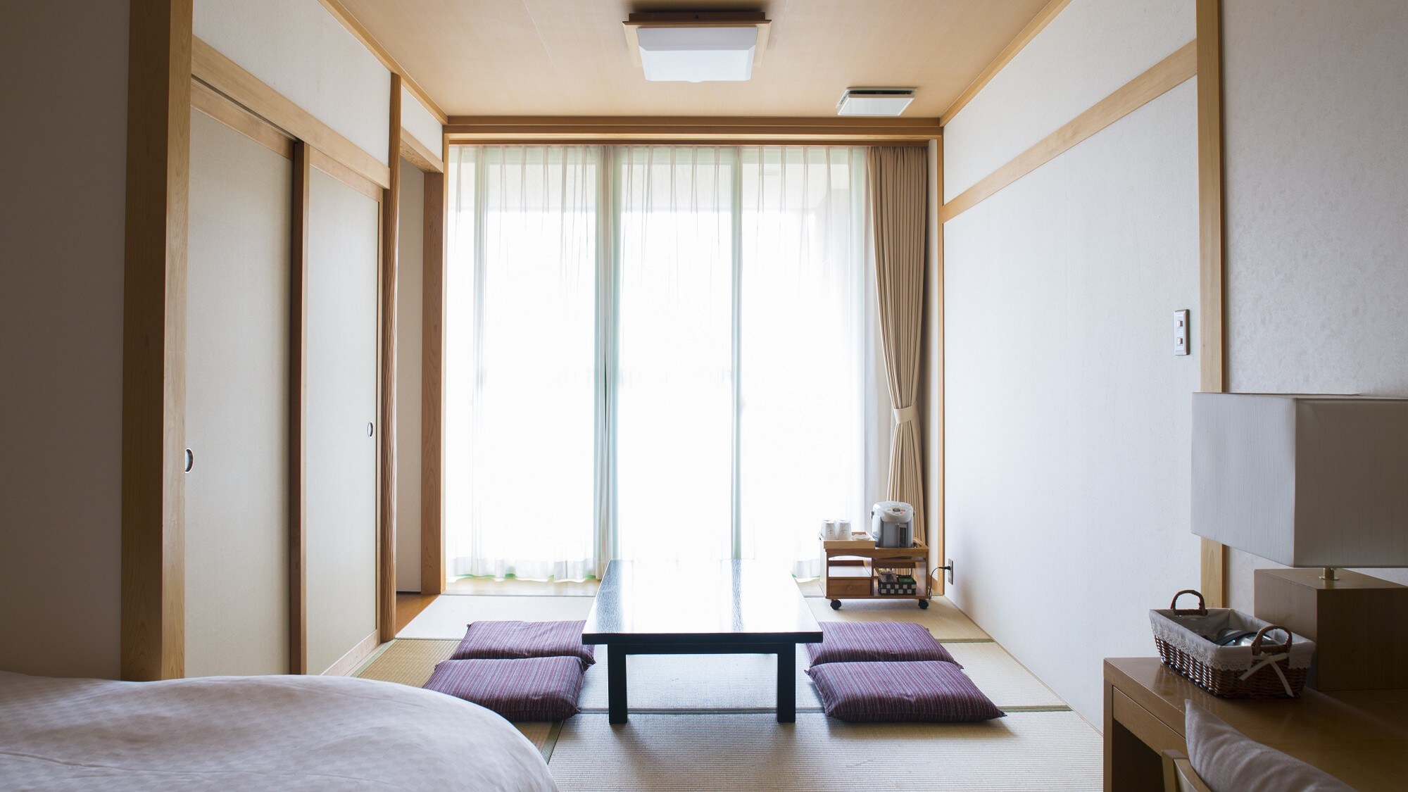 ◆ A relaxing Japanese and Western room for two people