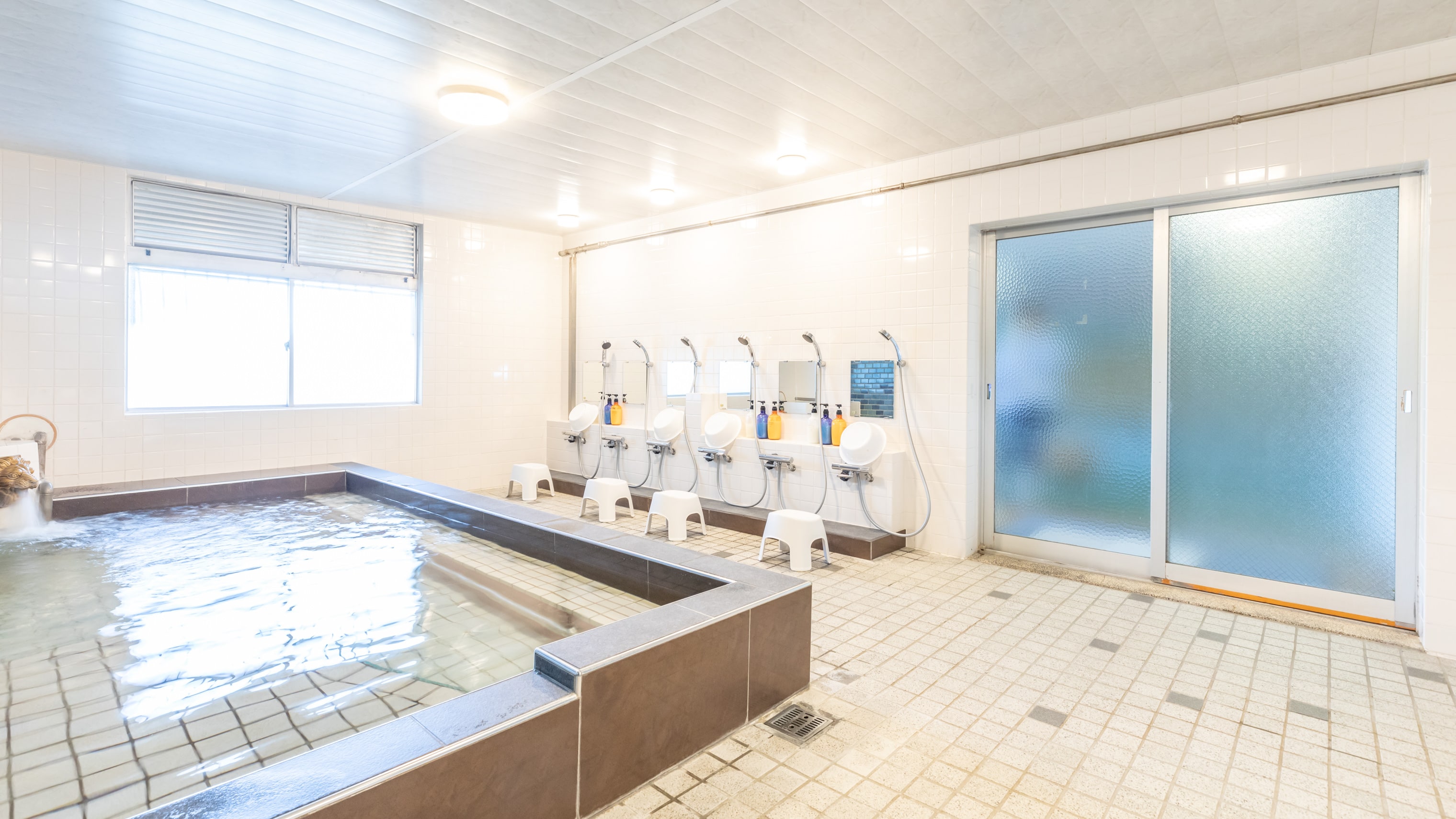 Large public bath (men's bath)