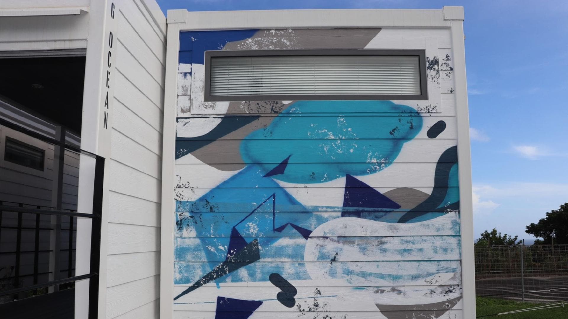 [OCEAN Window Room]