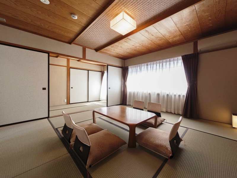[Room] Japanese-style room 8 tatami mats + 4 tatami mats