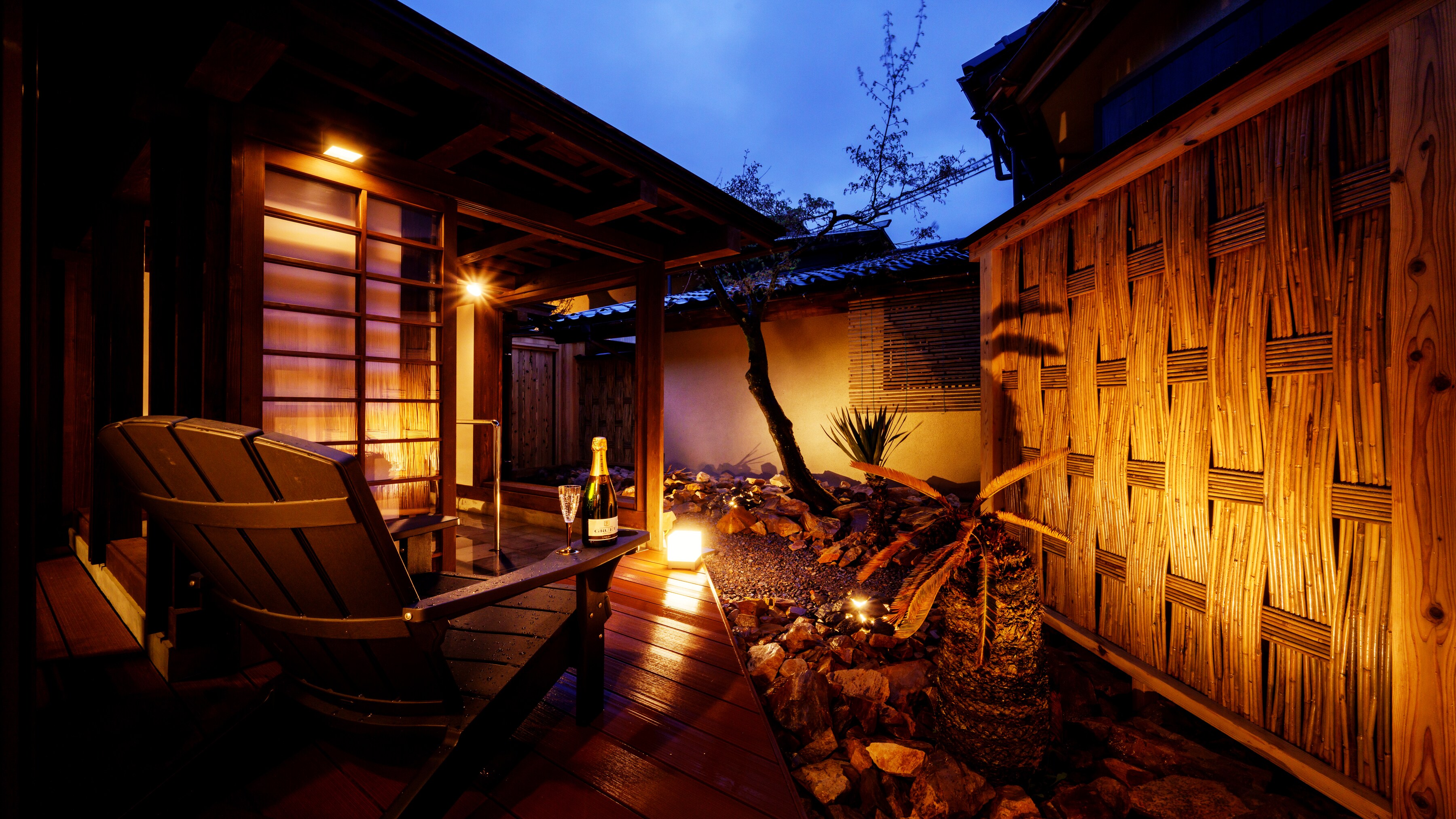 마이크로 버블 버스 노천탕이있는 객실 "코하쿠"밤에는 라이트 업