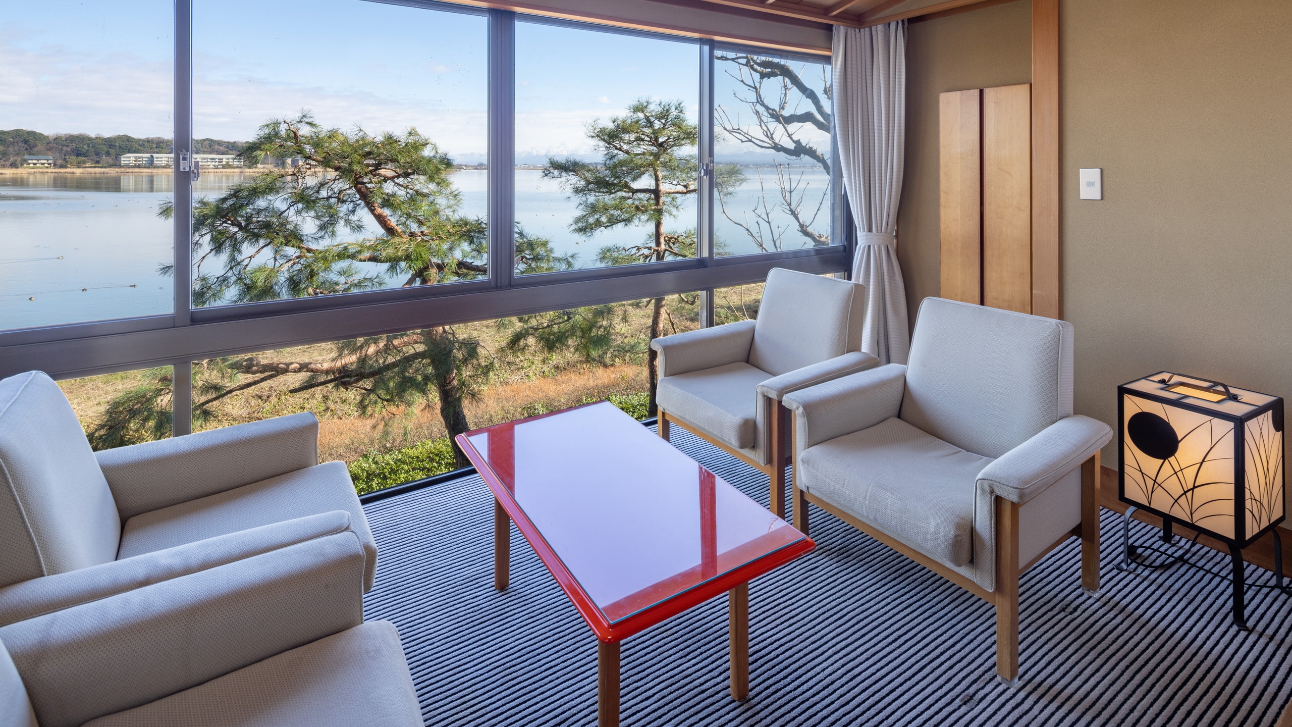 [Attendance room: two Japanese-style rooms]