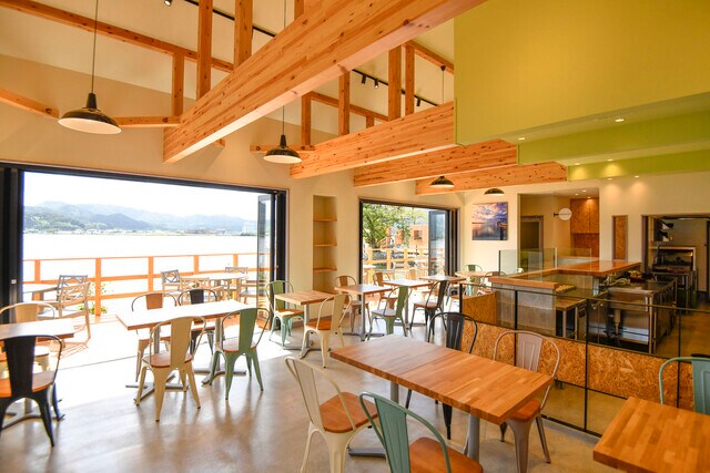 Dinner at Lake House Cafe