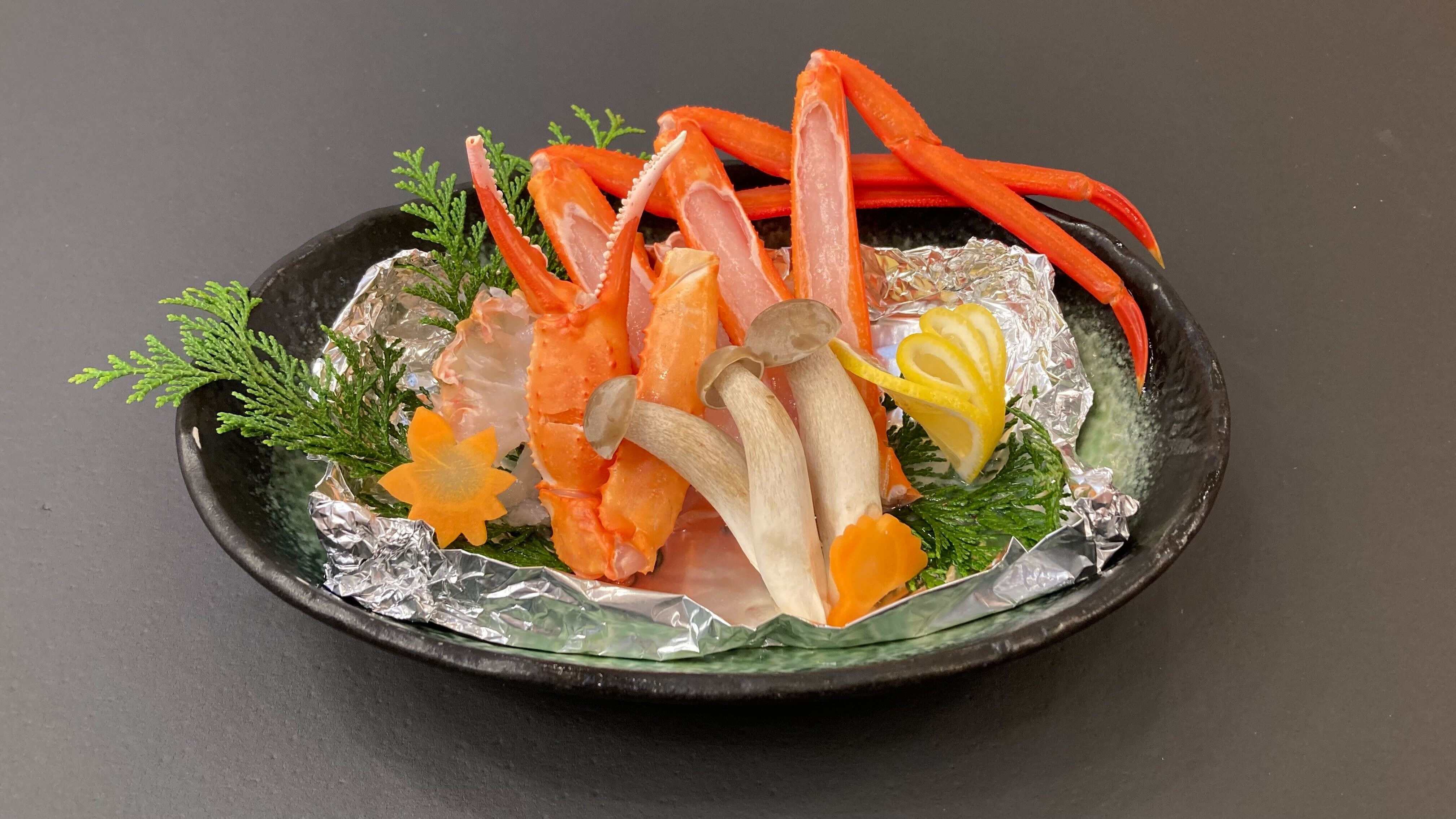 September-October Kasumi red crab grilled in foil