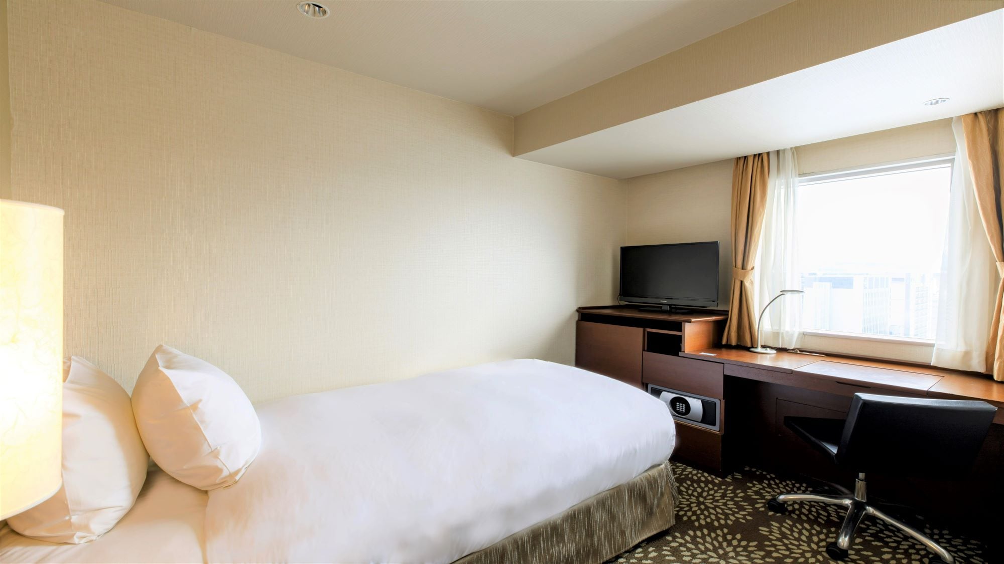Standard Single Room (13-15 square meters, non-smoking)