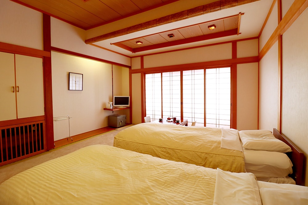 Unkaisou guest room bed