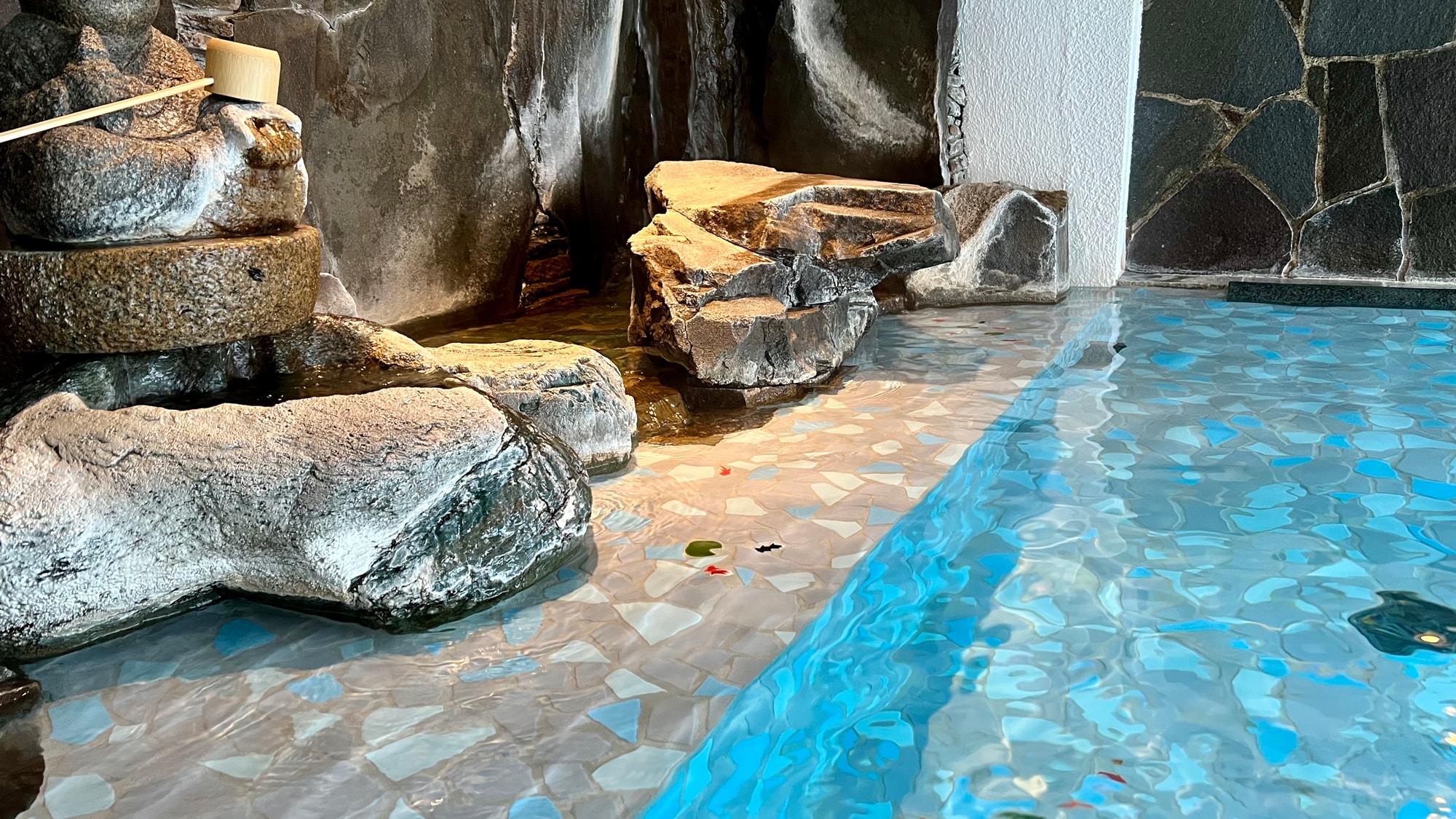 Rock bath [Okunoin]