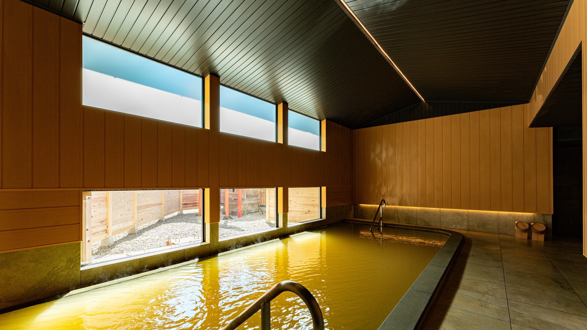 [Large public bath, Megumi no Yu] A hot spring with a depth of 1 meter, like a pool (men and women alternate)