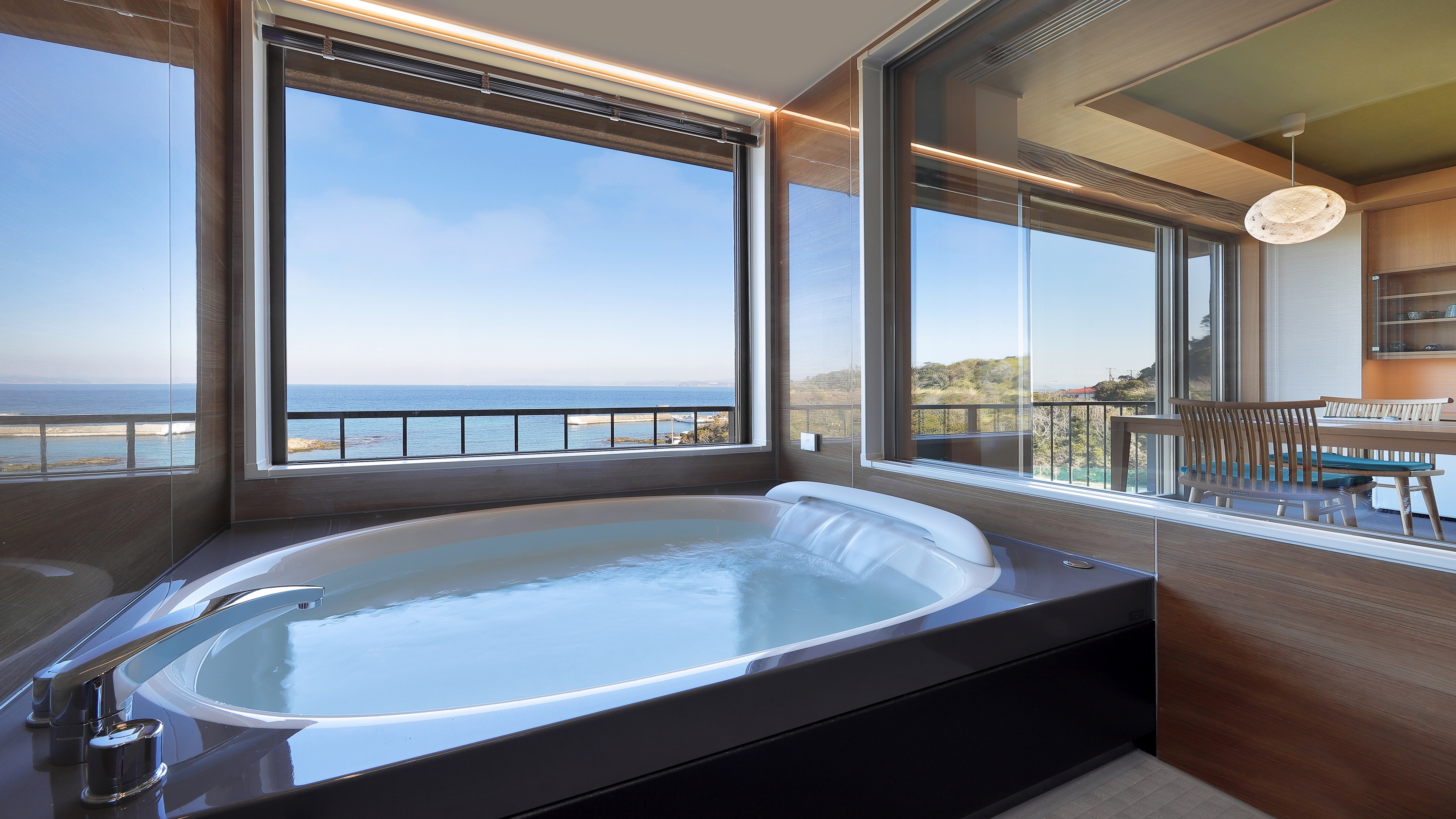 3F Japanese-Western Room A (sea side 8 tatami mats + 18 m2)