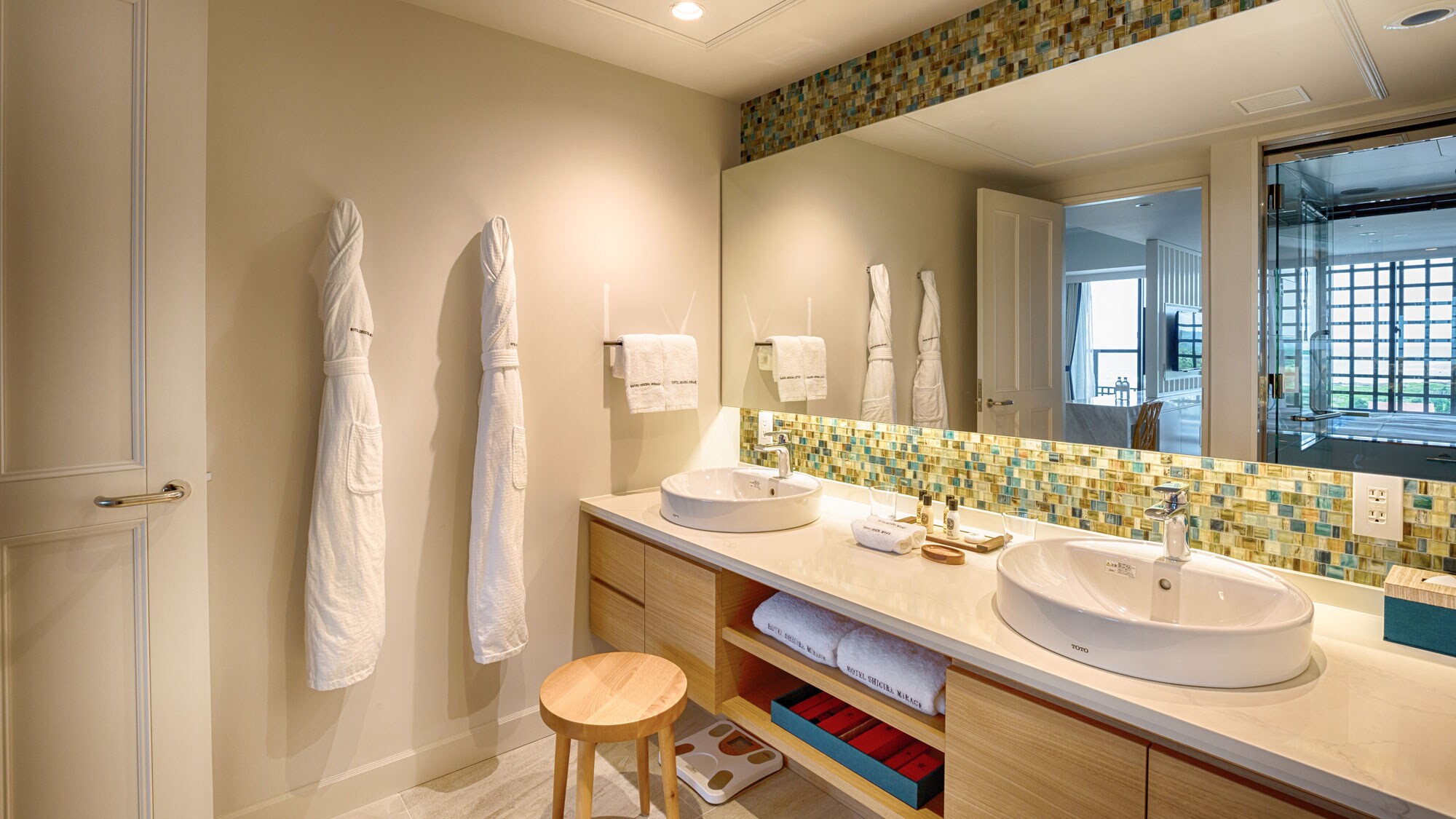 [Bayside/Superior Room (common)] Powder room with double sinks.
