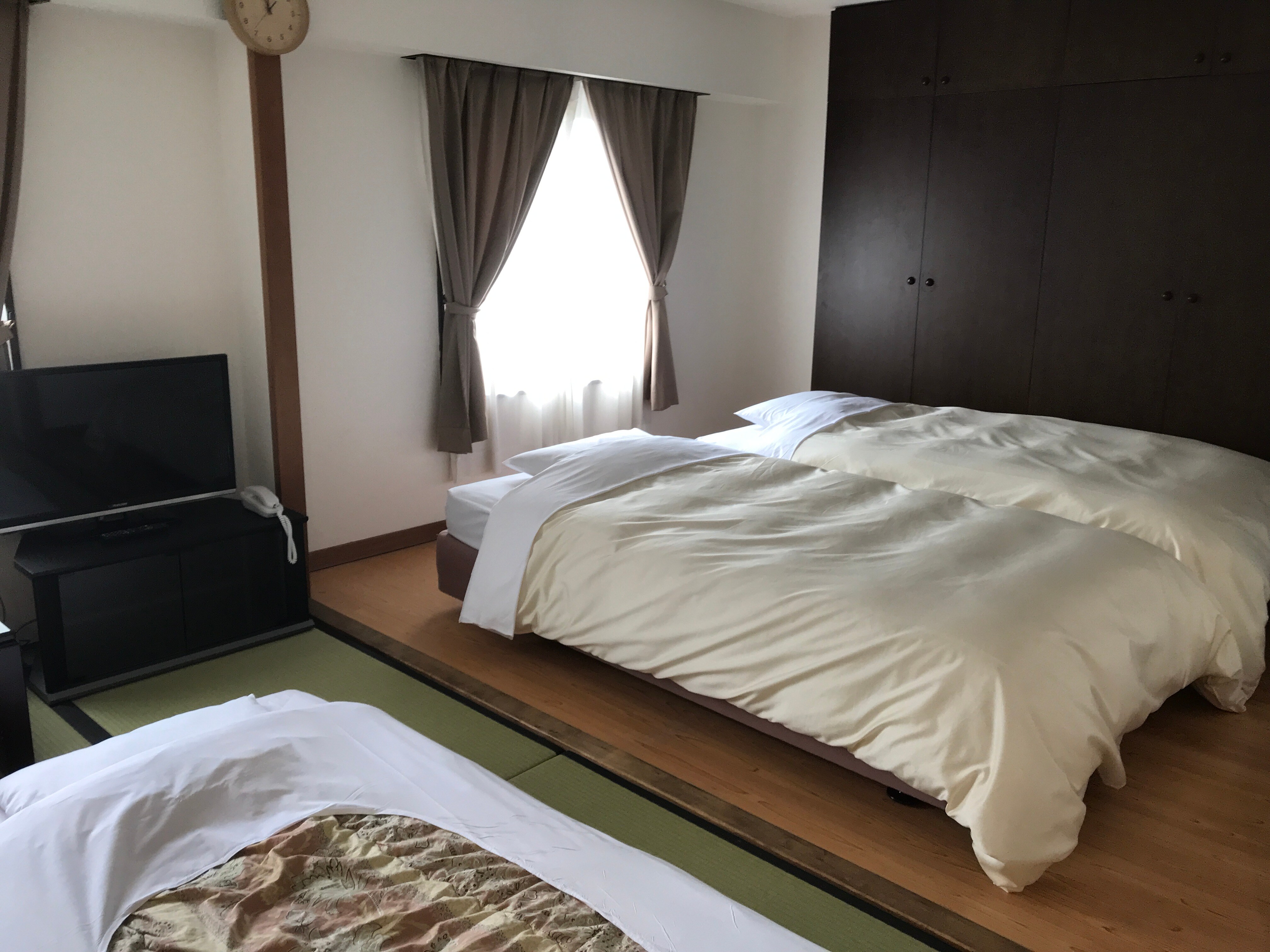 Japanese-style room ★ 30 tatami mats ★ Spacious room, popular for student trips and family trips ♪