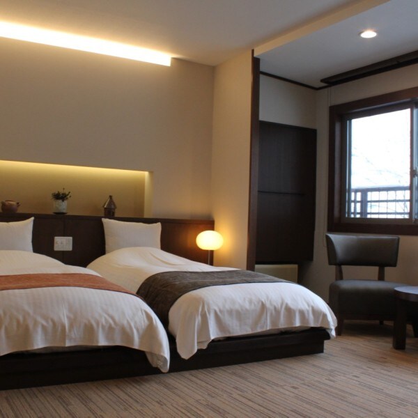 [Modern Japanese-style room "Miyama"] Renovated in the winter of 2016. A room that blends modern furnishings with Japanese elements.