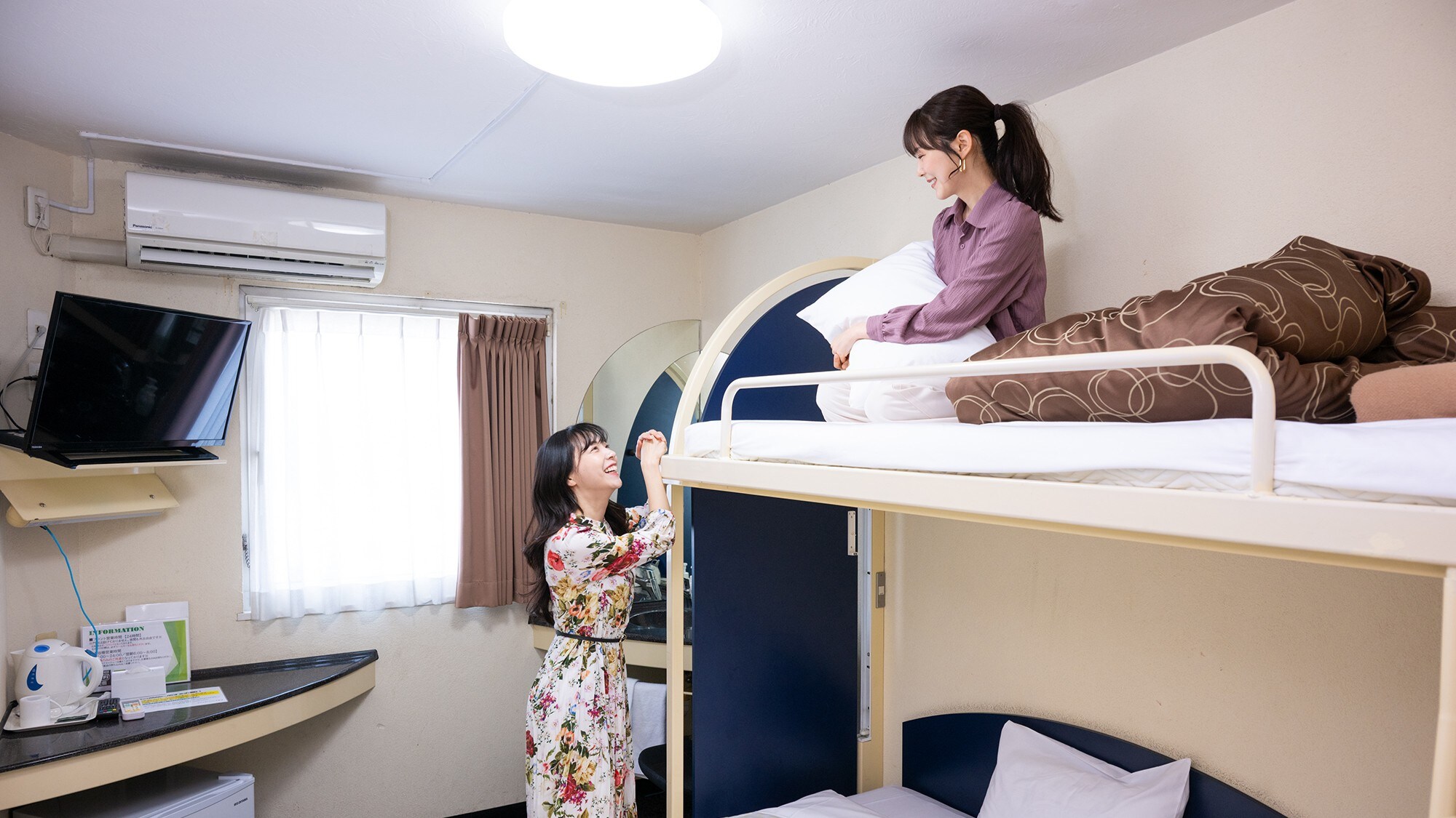 Hình ảnh giường tầng đang được sử dụng