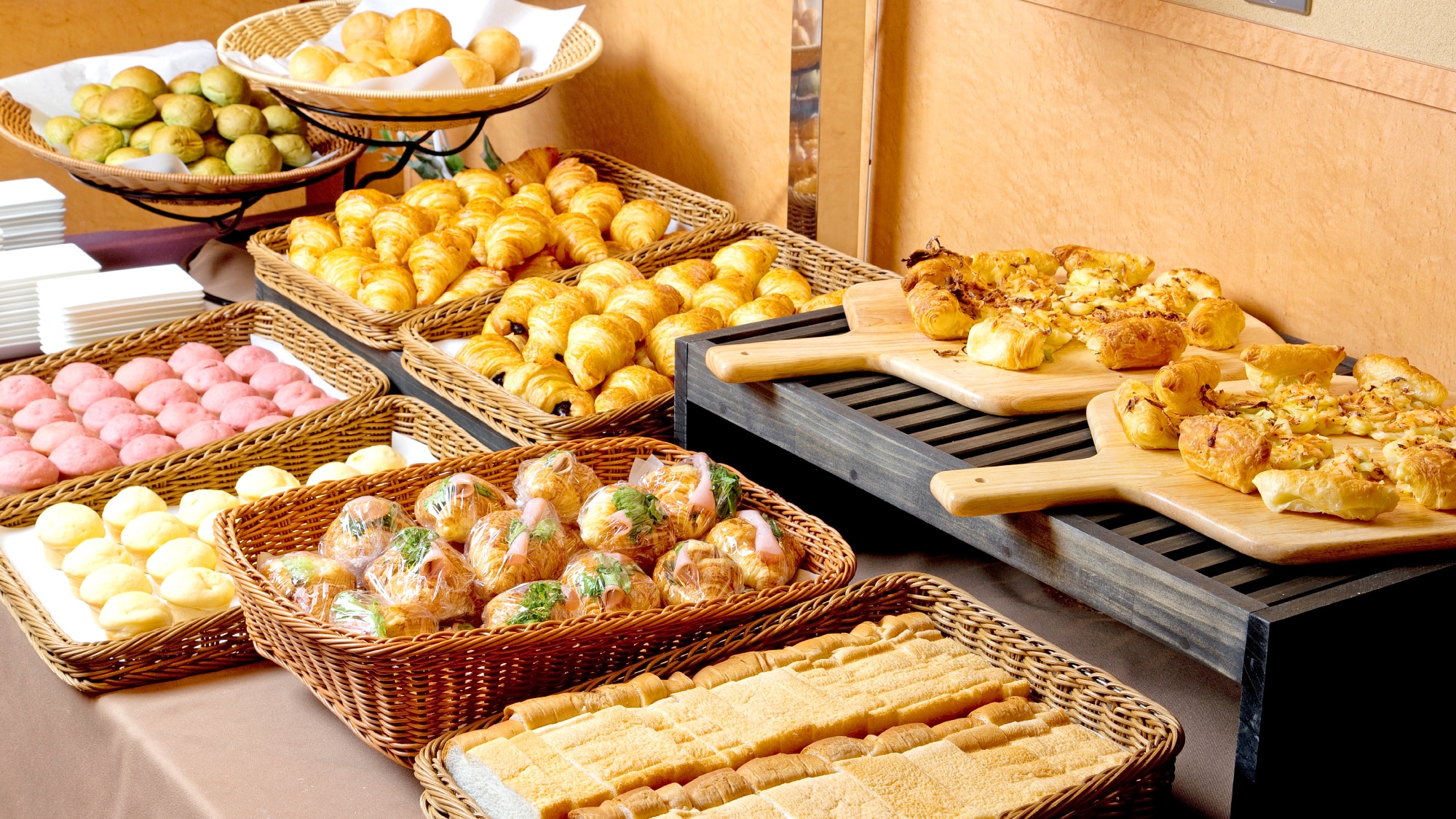 Breakfast buffet image