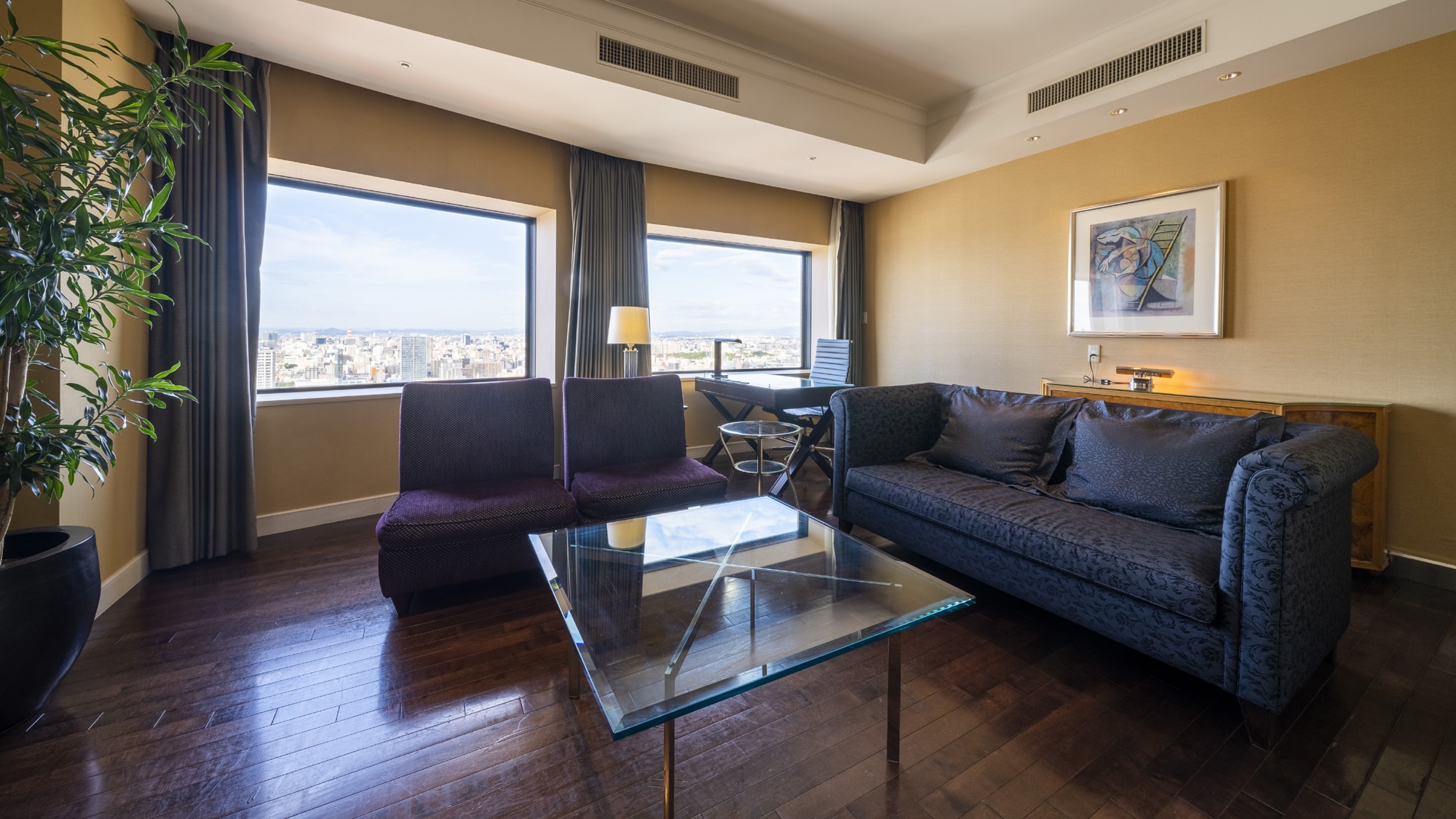 Governor Suite Living