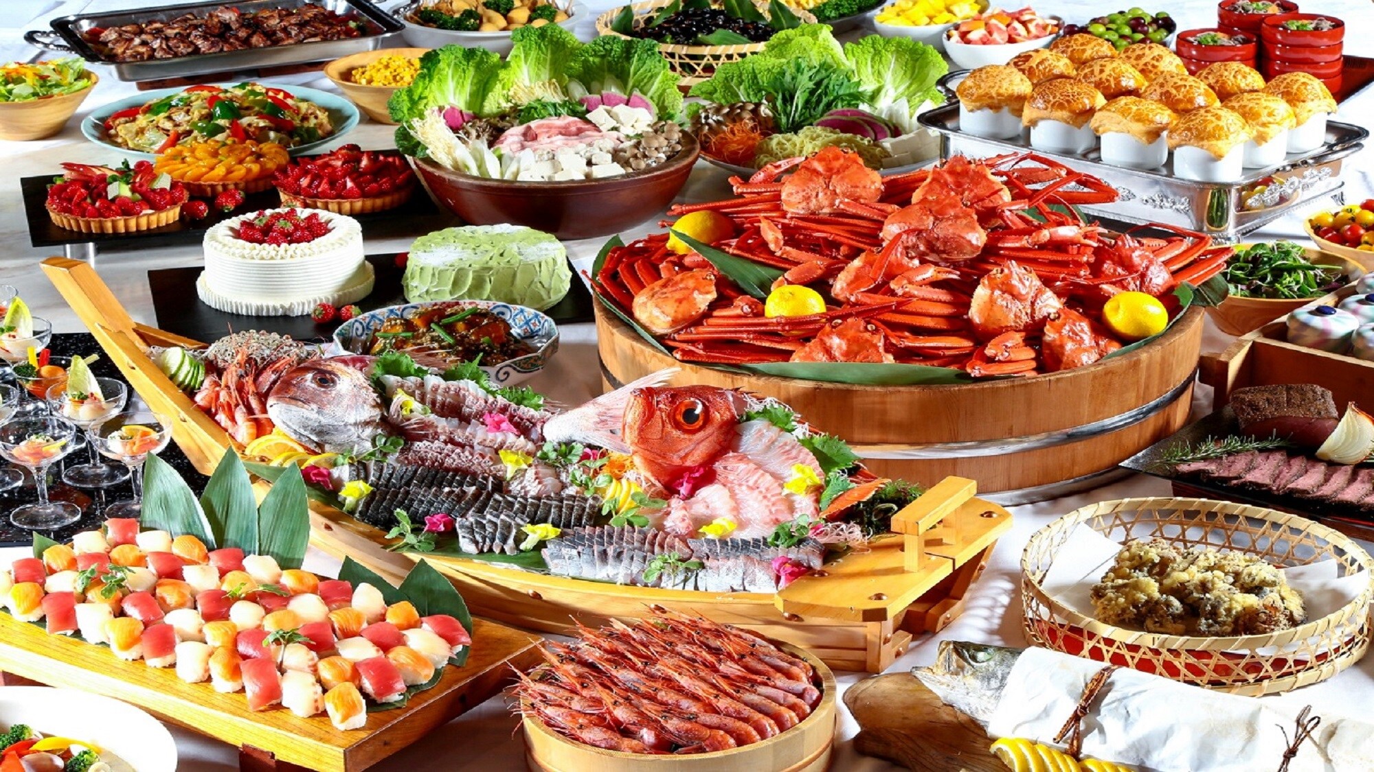 Overall image of dinner buffet
