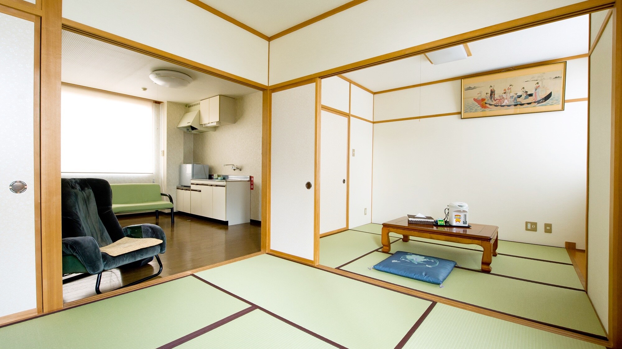 *[Guest room example] Japanese-style room 6 + 4.5 tatami mats