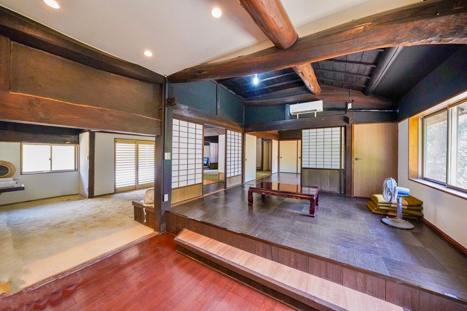 Old house (maple)