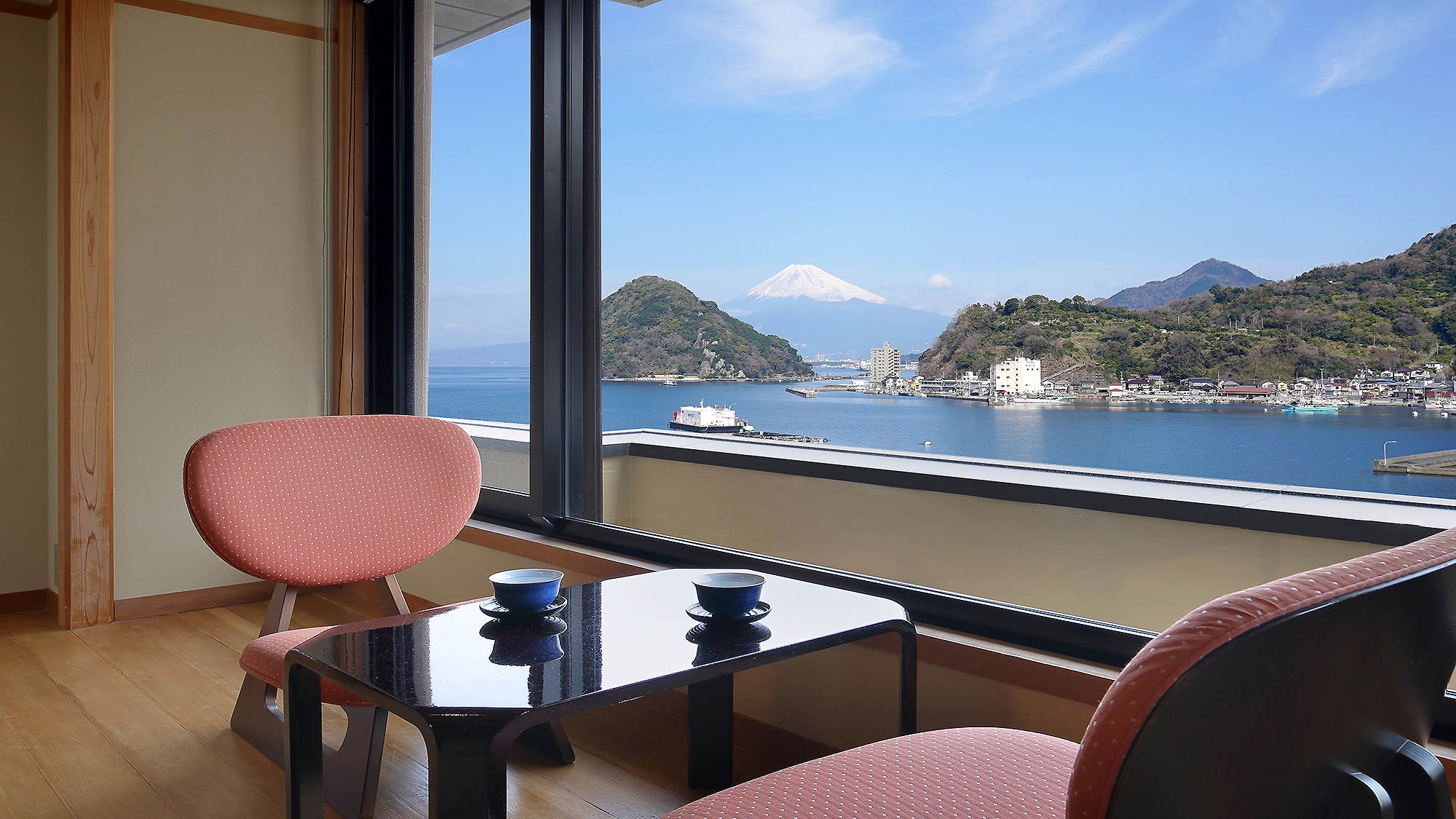 Japanese-style room with half open-air bath, 10 tatami mats, "Kaze"