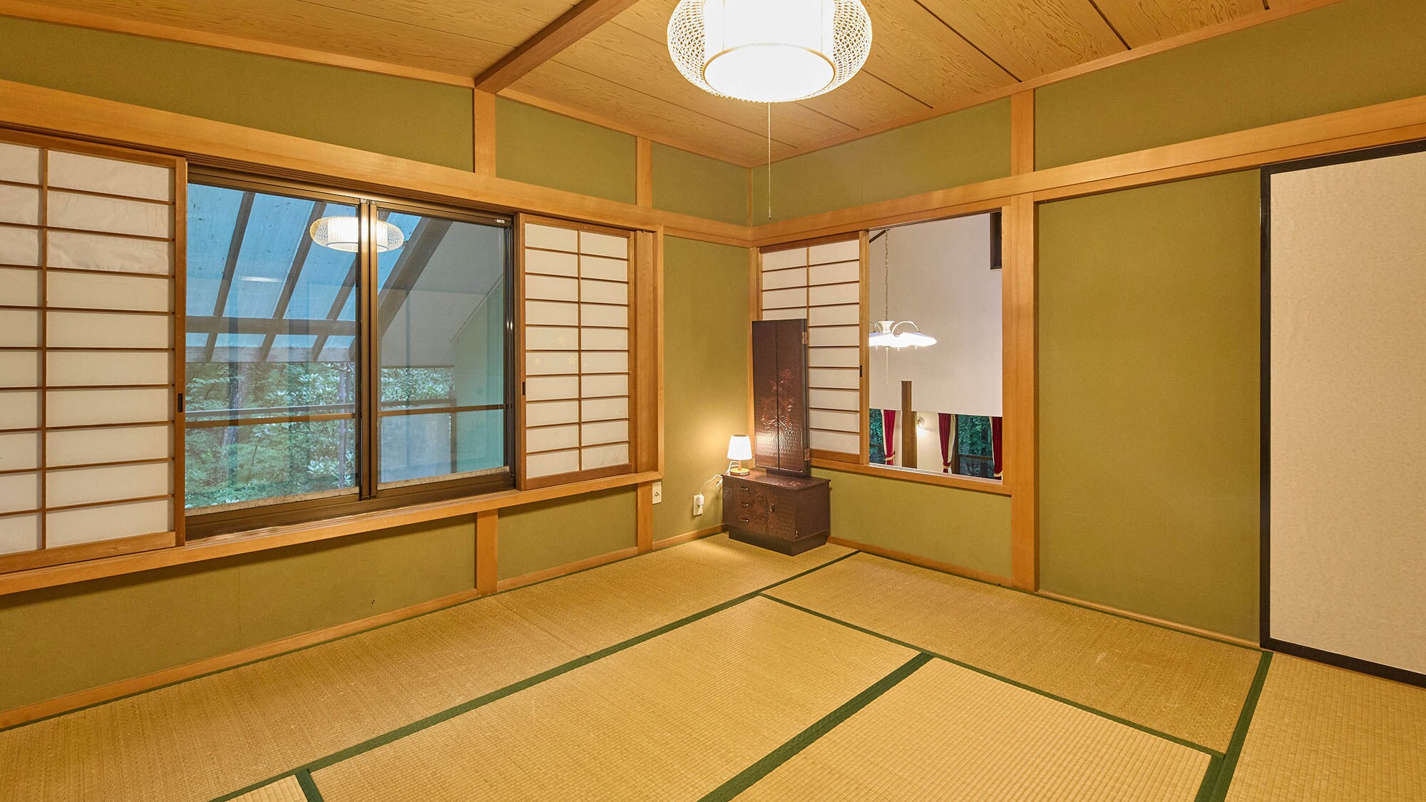 ・[Suien] You can also use it as a relaxing room where you can stretch your legs.