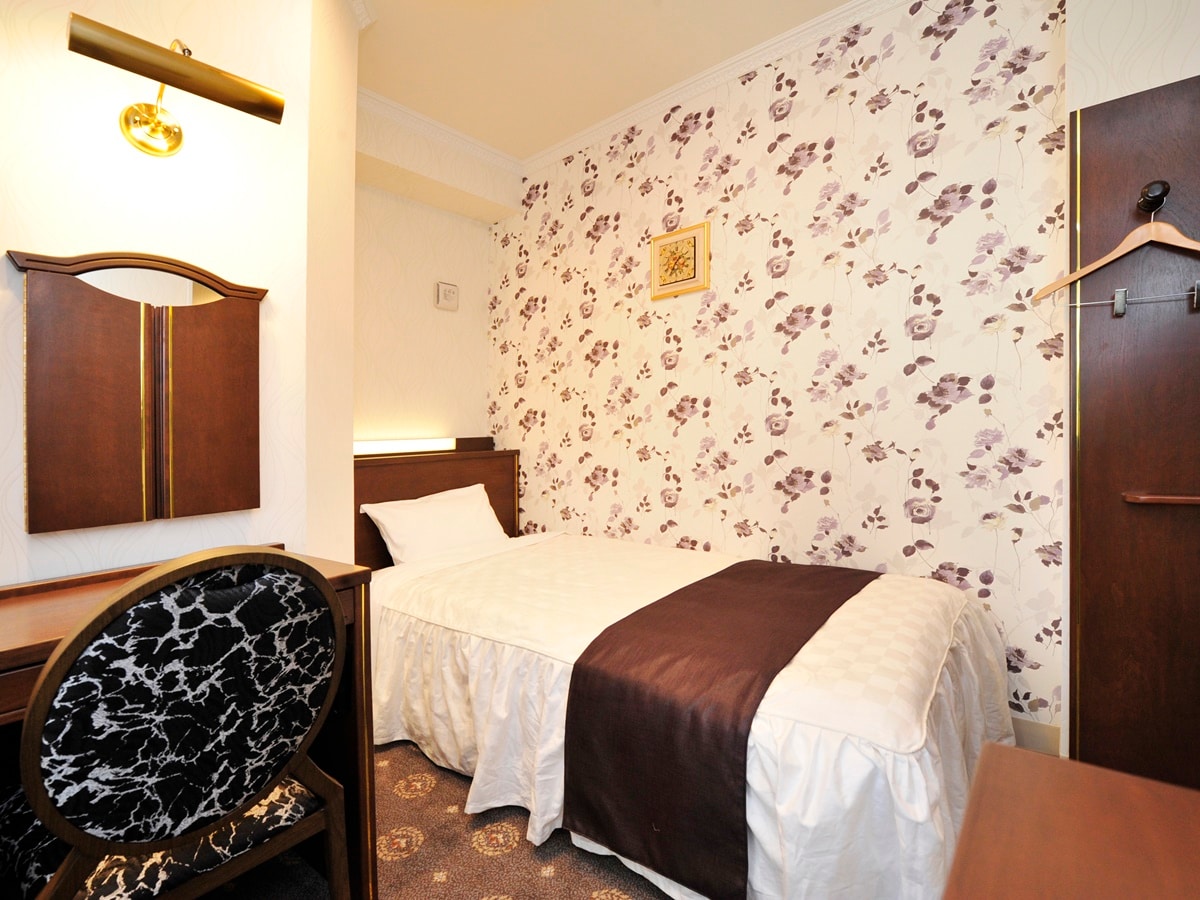 [Single room] Approximately 11 square meters in size, bed width 110 cm