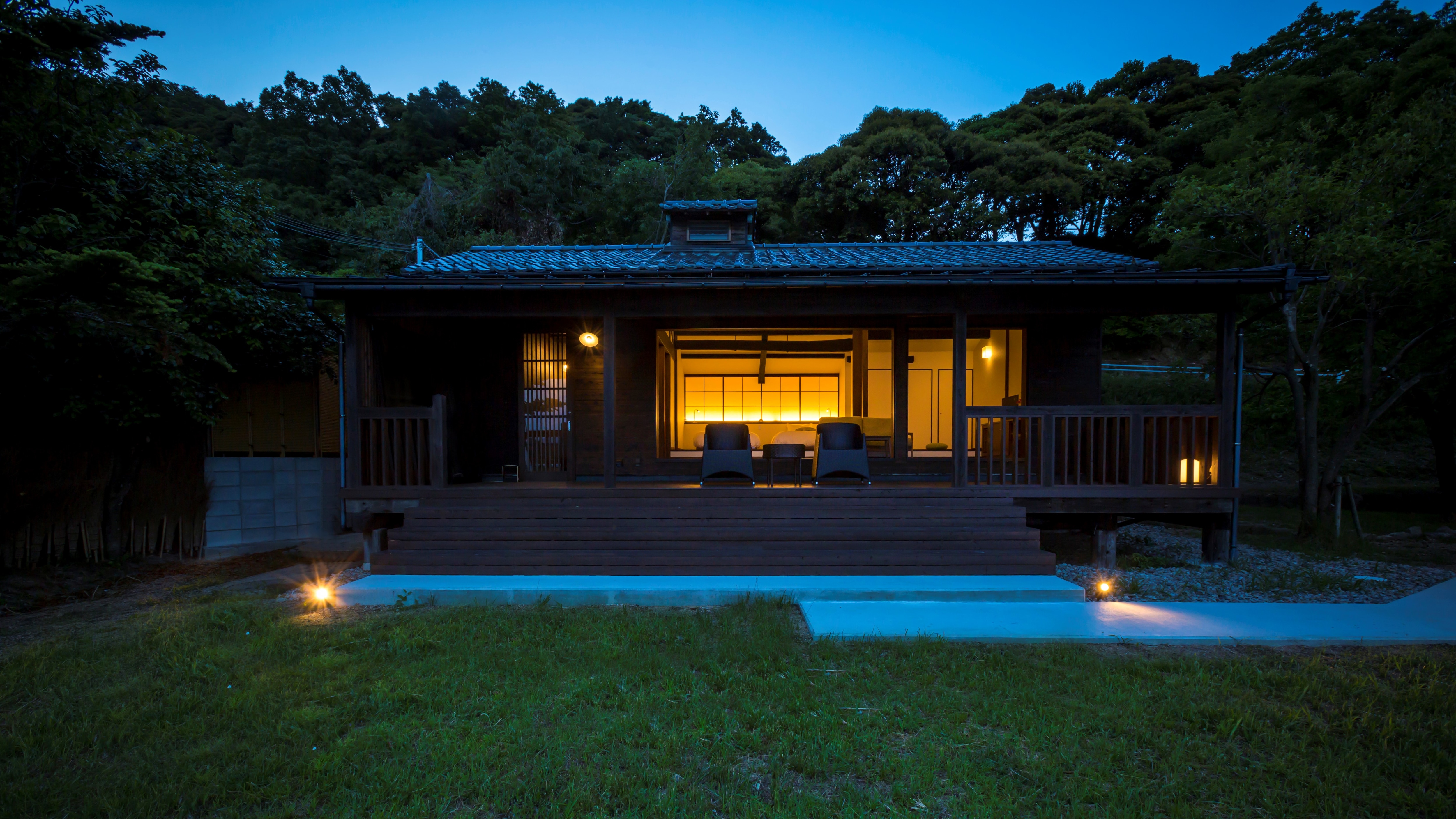 [Exterior] Relax in this detached building, which only accommodates one group per day.