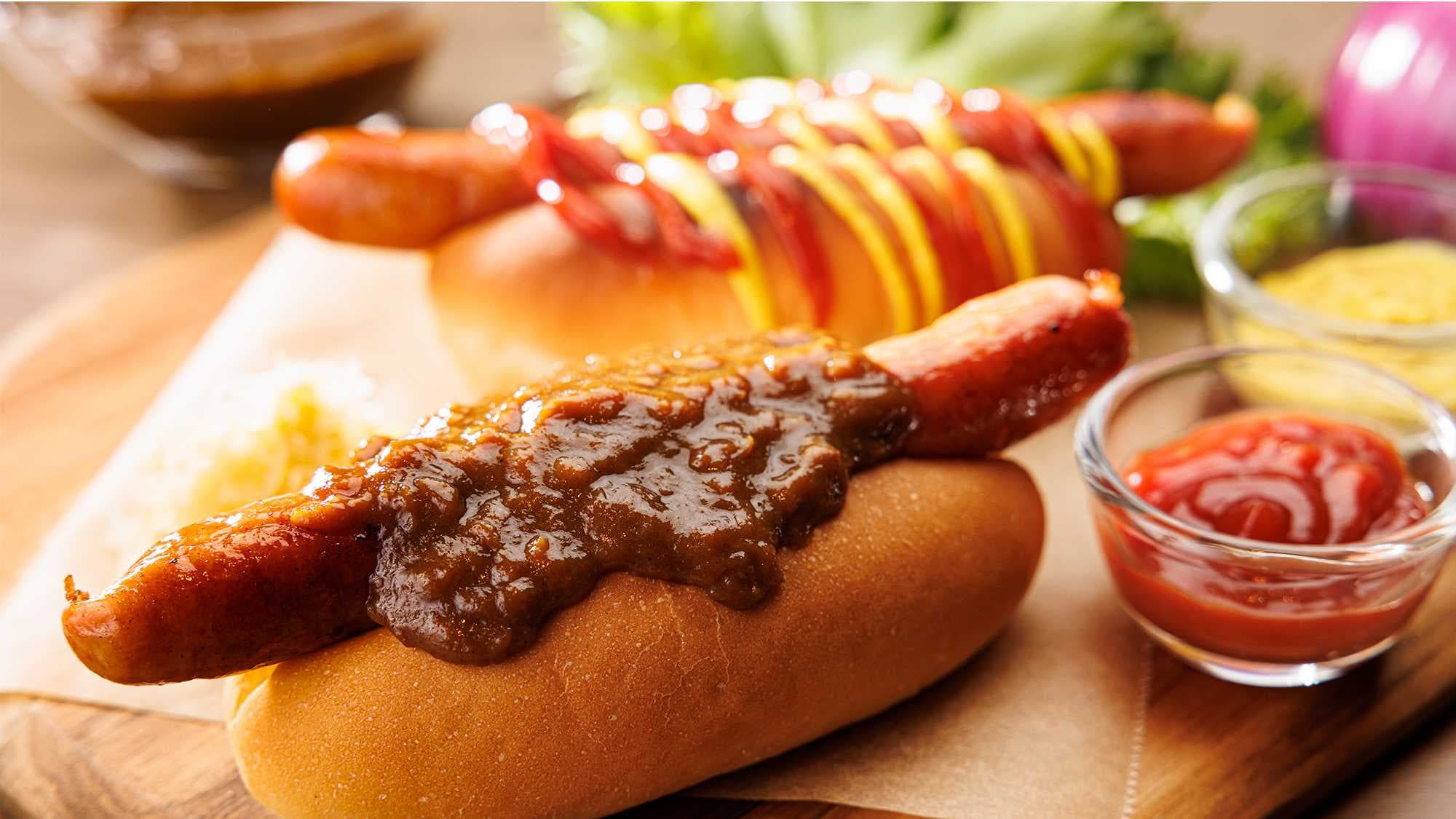 Welcome Lounge Evening Live Kitchen Service “Hot Dog” (17:00-20:30)