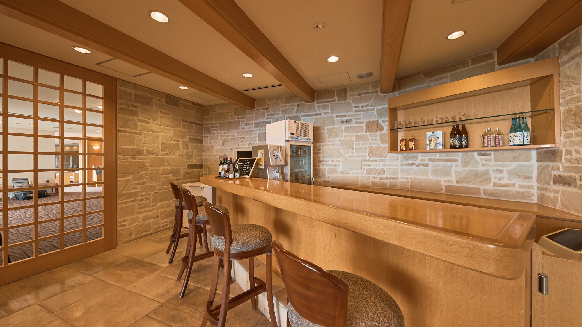 Bar counter | Business hours: 15:00-20:00