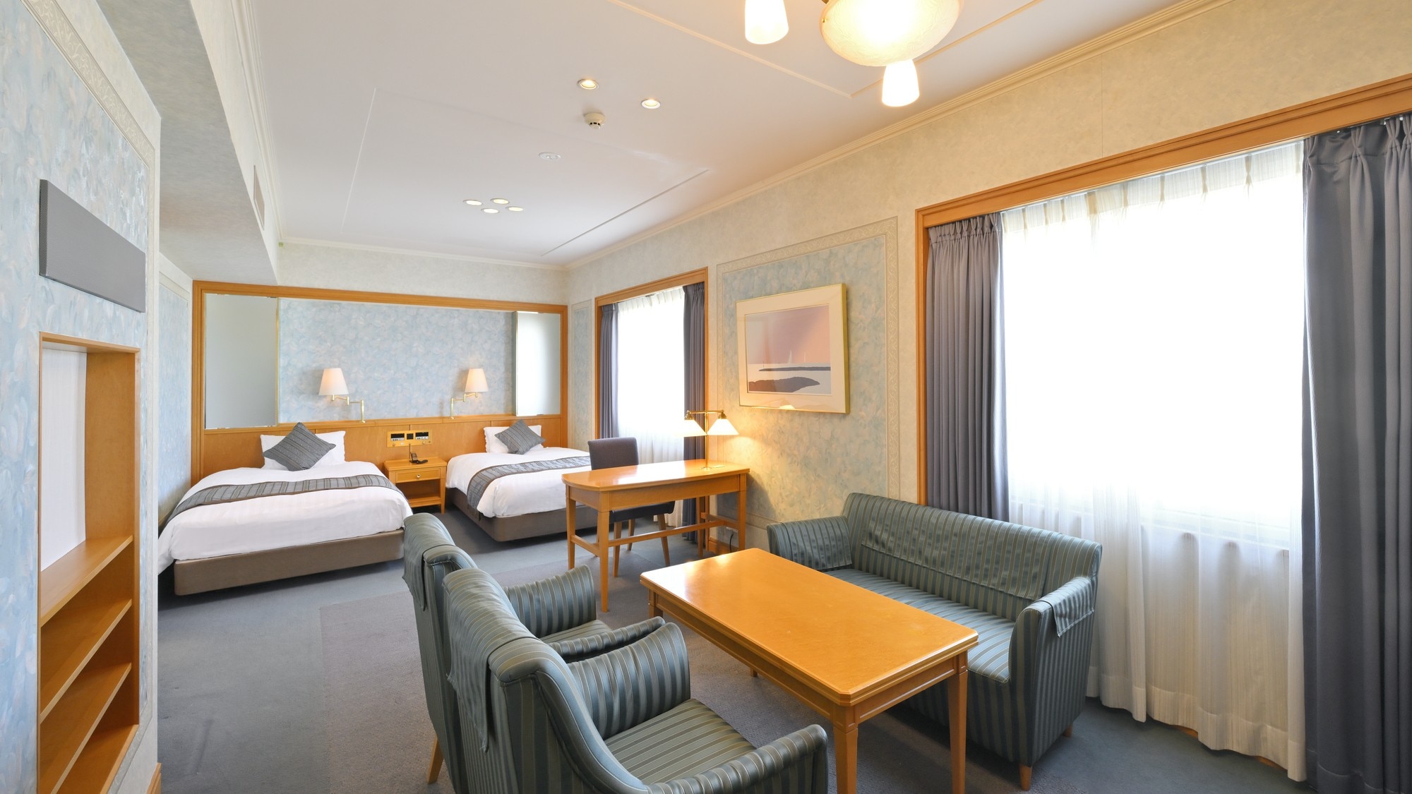 ■Main Building Junior Suite Enjoy a comfortable sleep on the world-class Simmons bed.
