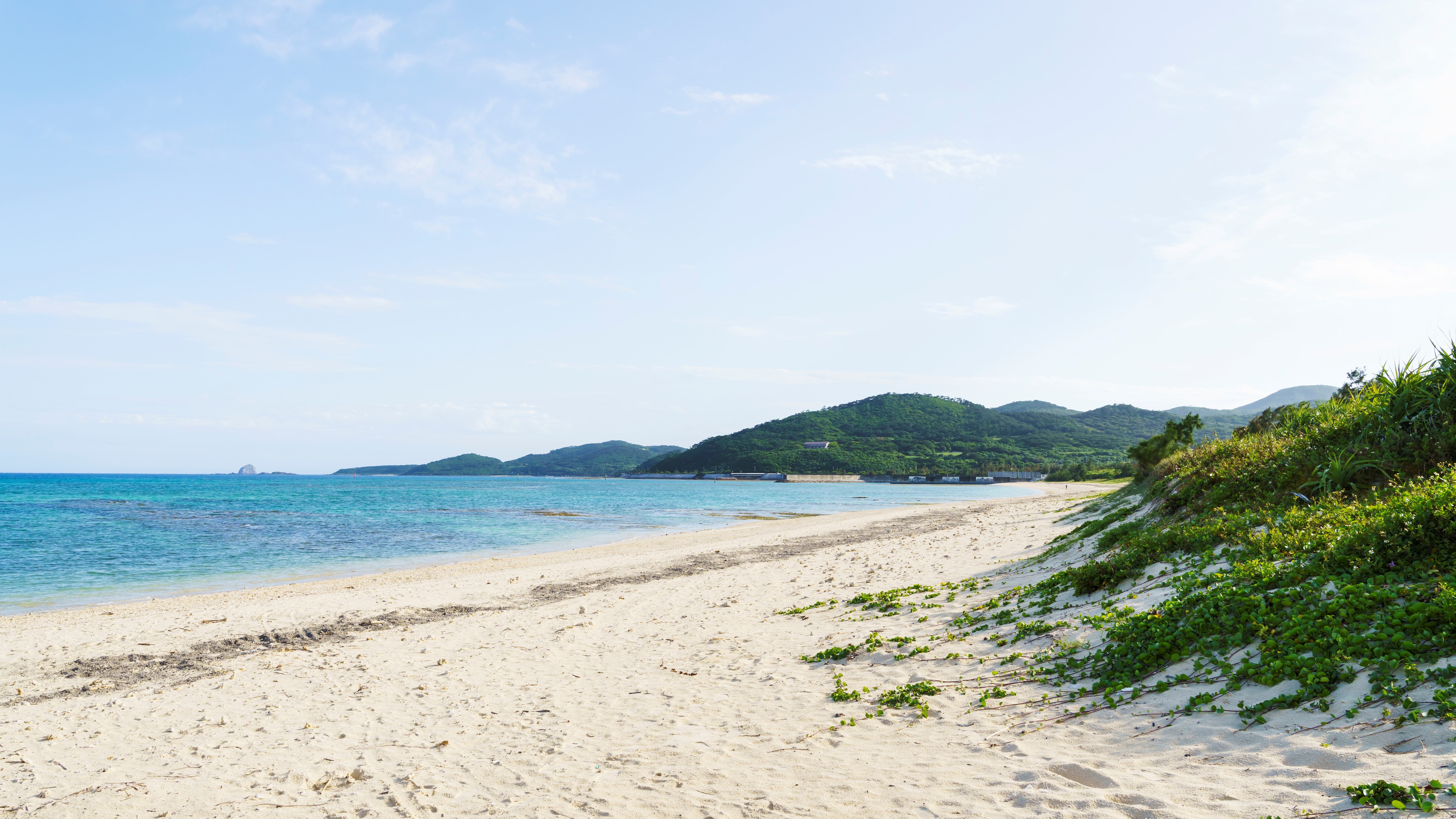 3 minutes walk to "Eef Beach"