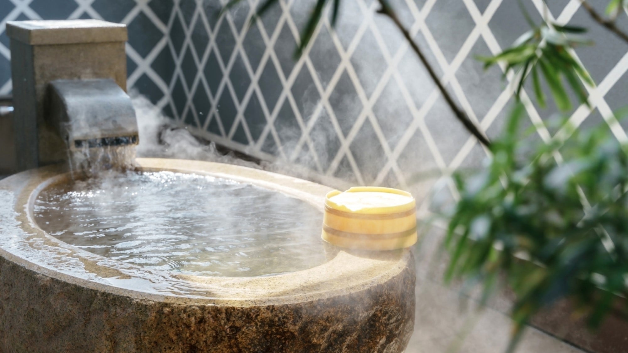 Special room with open-air granite bath