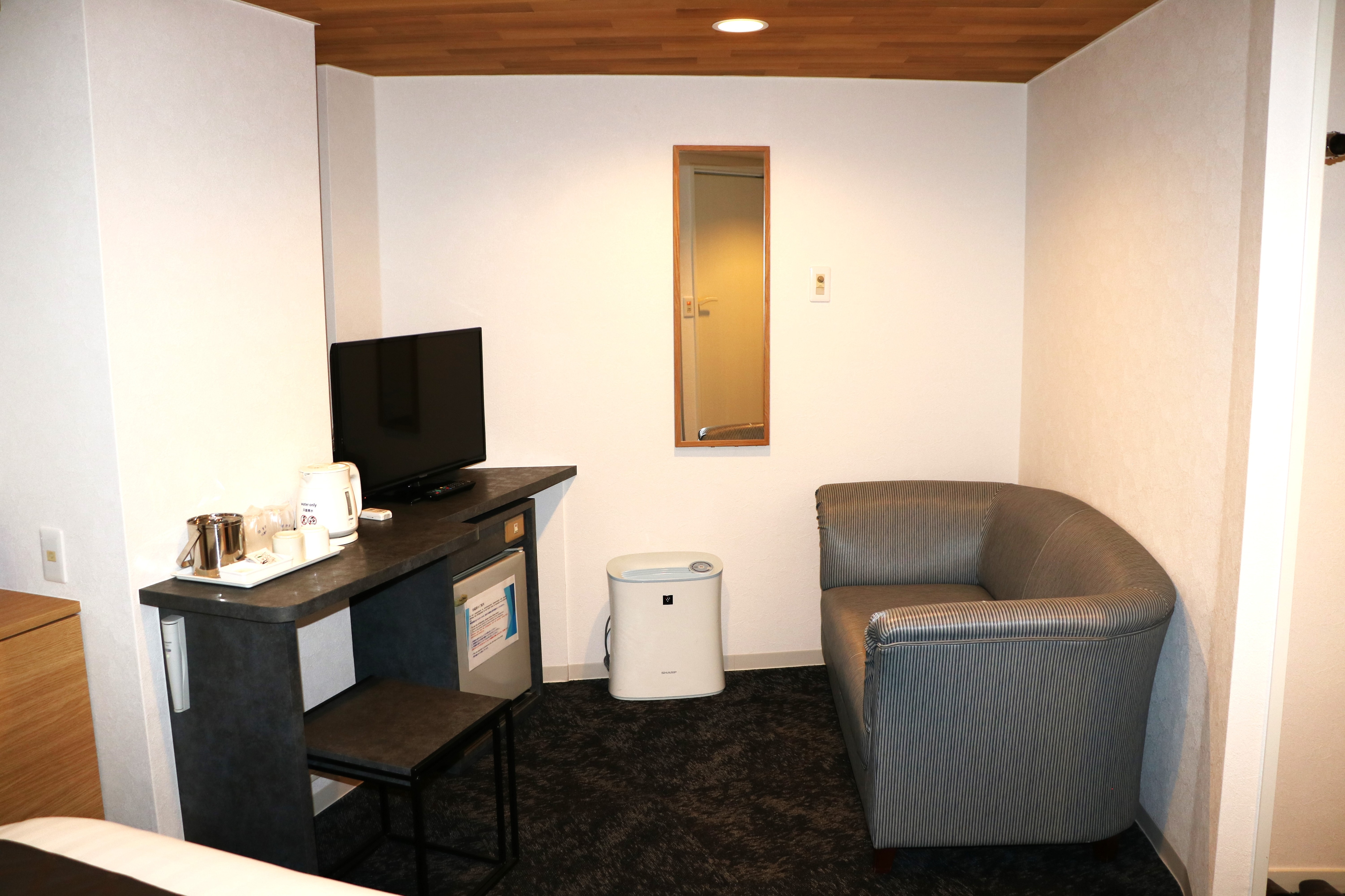 Double Room (D6) Train View (Furniture)
