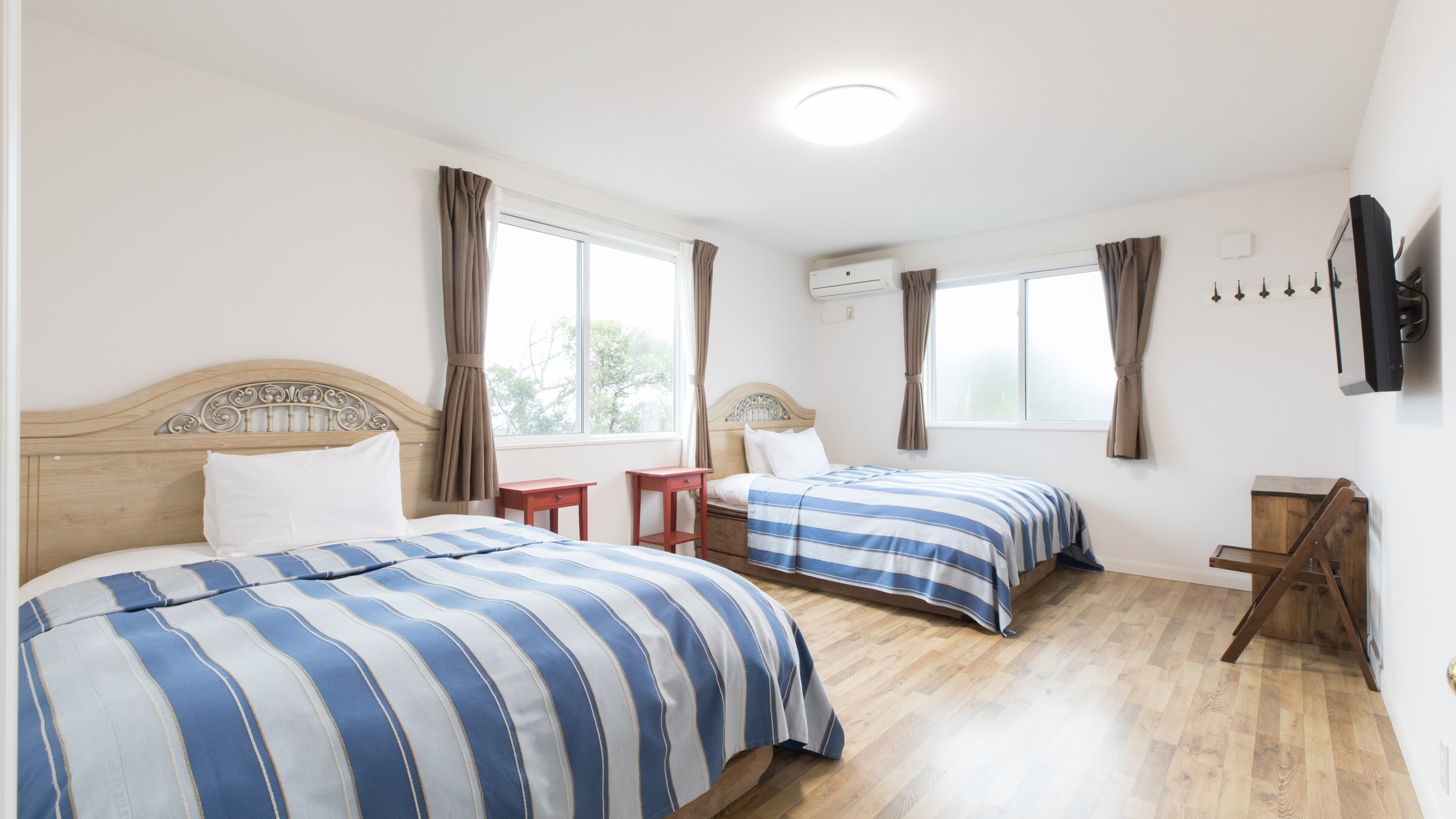 Building 2 Bedroom x 5 Queen bed x 10