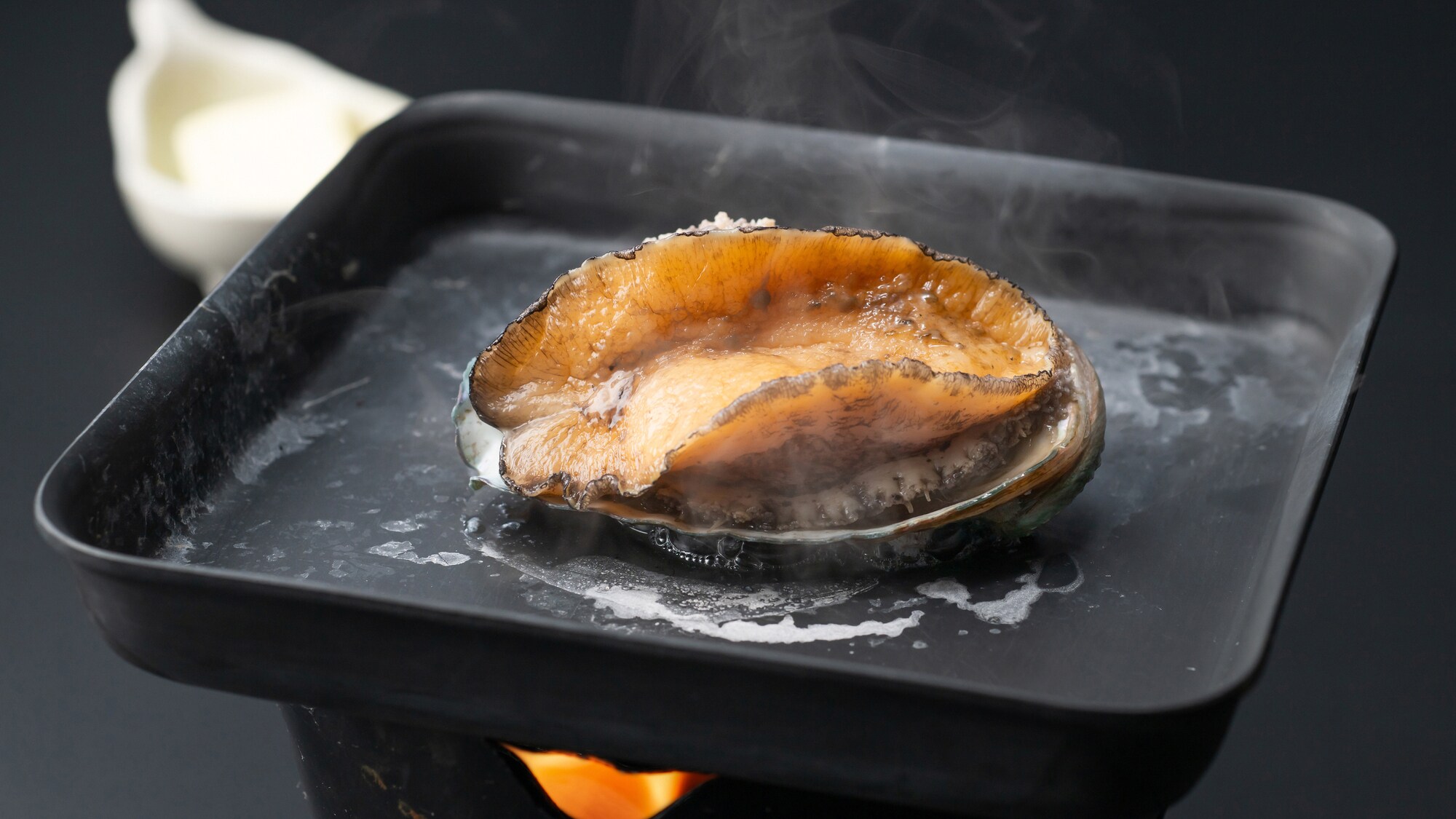 [Grilled whole abalone]