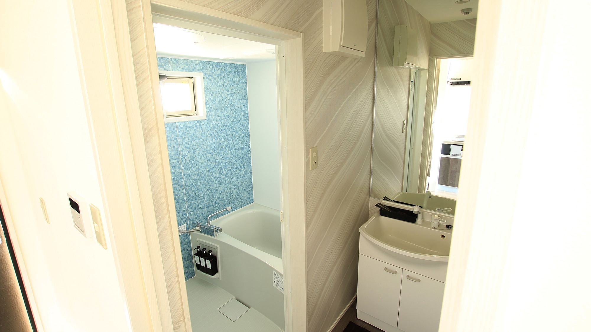 [Deluxe Family Twin] The clean bathroom and toilet are independent so you can use them comfortably.