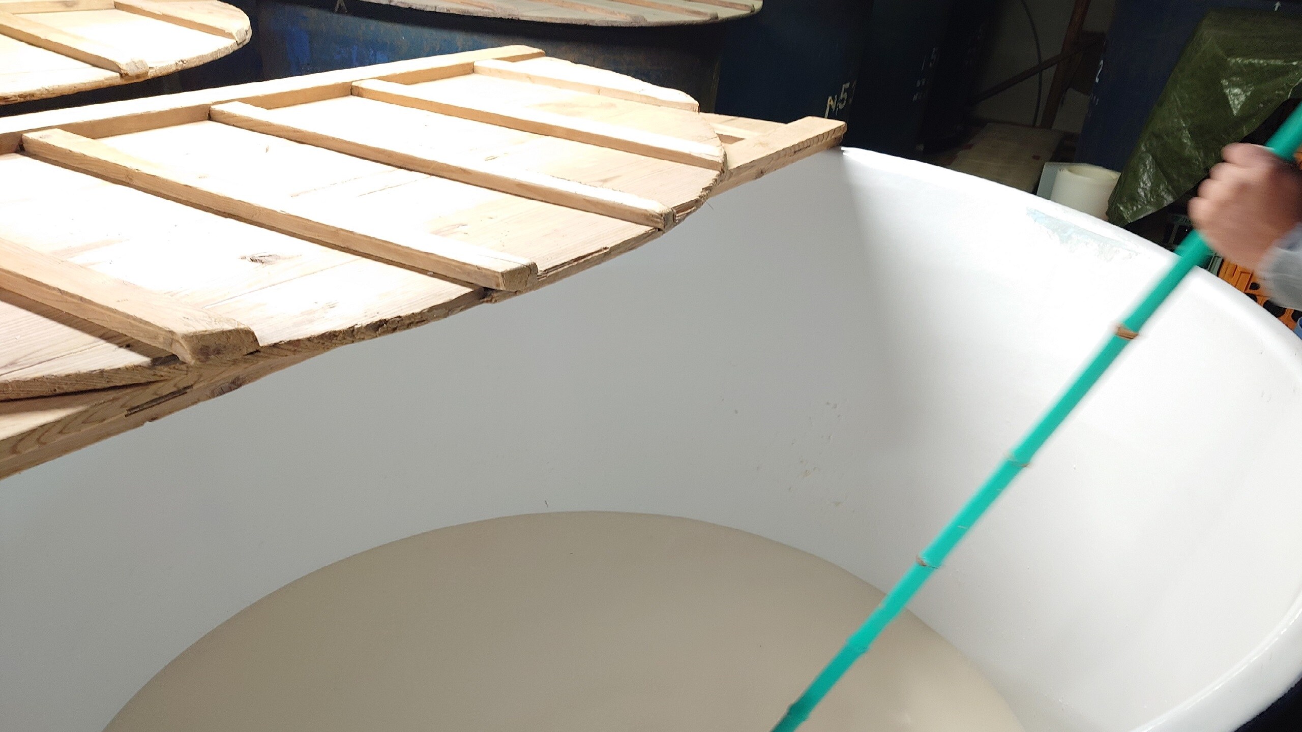 防府的釀酒廠（竹內釀酒廠）繼續進行傳統的釀酒工藝