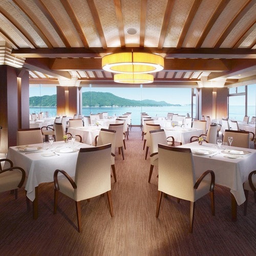 [Main Dining Seahorse] เพลิดเพลินไปกับอาหารฝรั่งเศสอันวิจิตรบรรจงของเชฟ