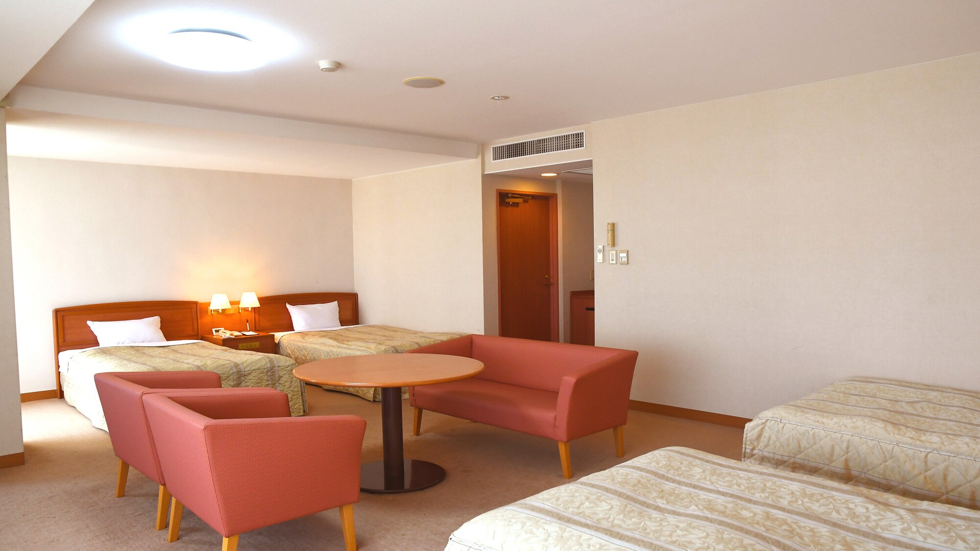 [Non-smoking] Fourth room (50m2, 4 beds)
