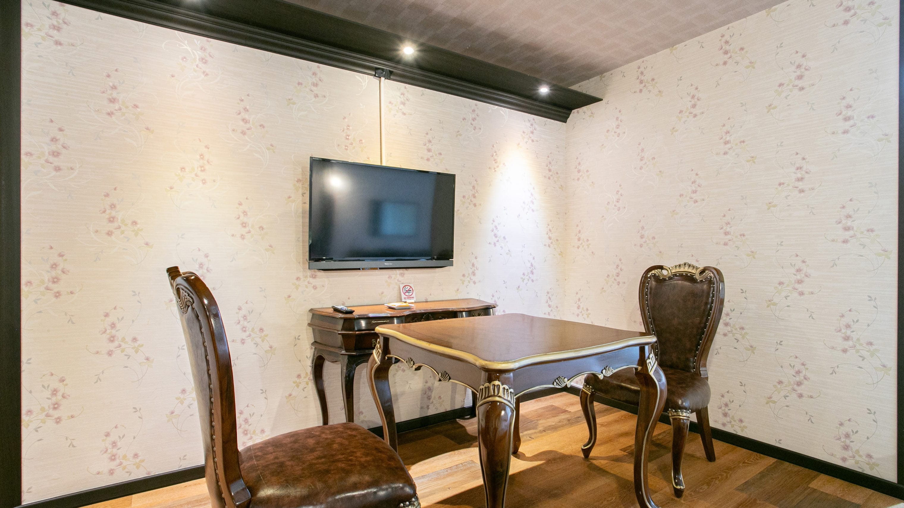 [Non-smoking] King Double Room