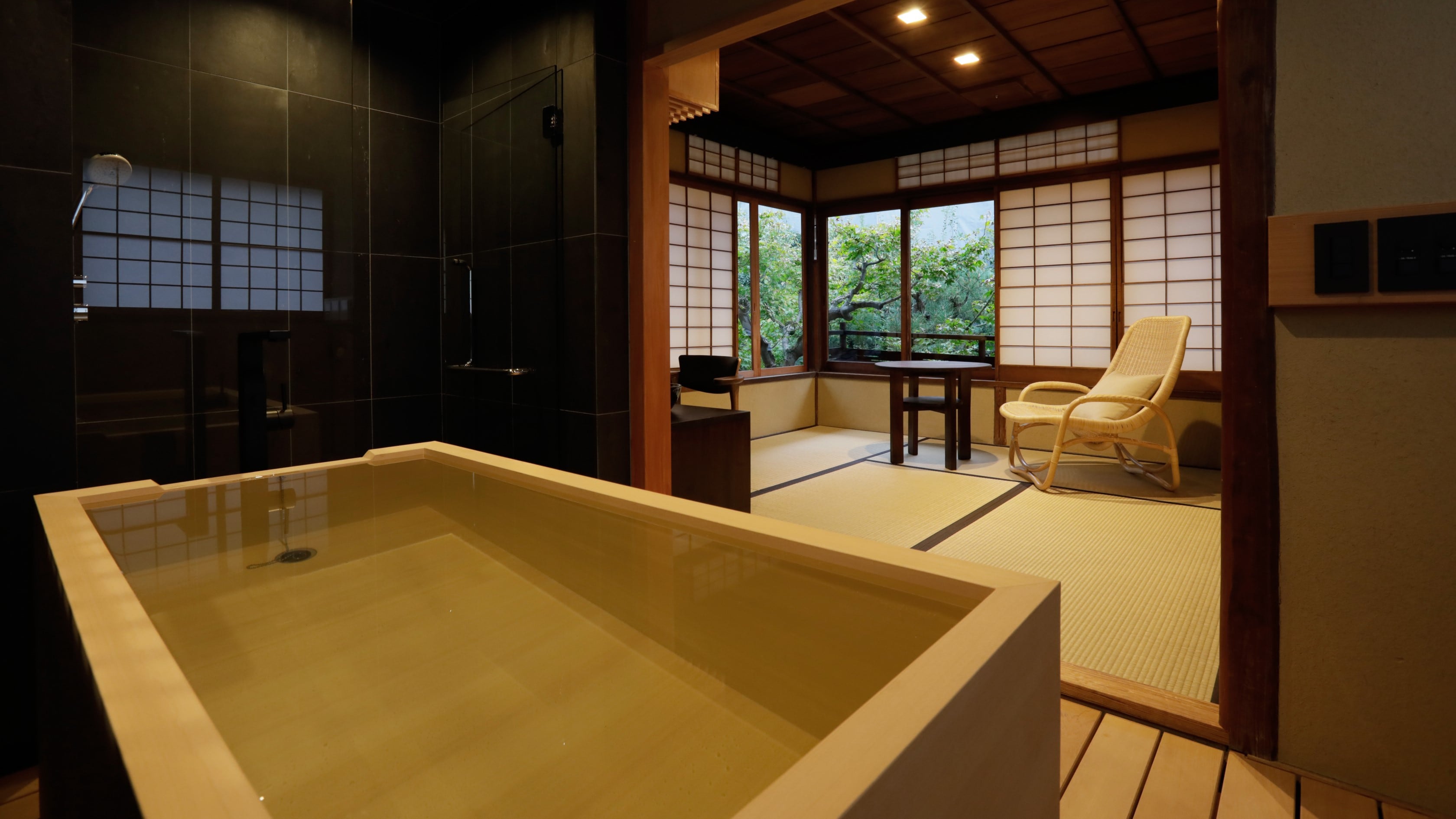 อาคารหลัก 104: ห้องดีลักซ์ฮอลลีวูดเตียงแฝดพร้อมห้องน้ำชาในอพาร์ตเมนต์