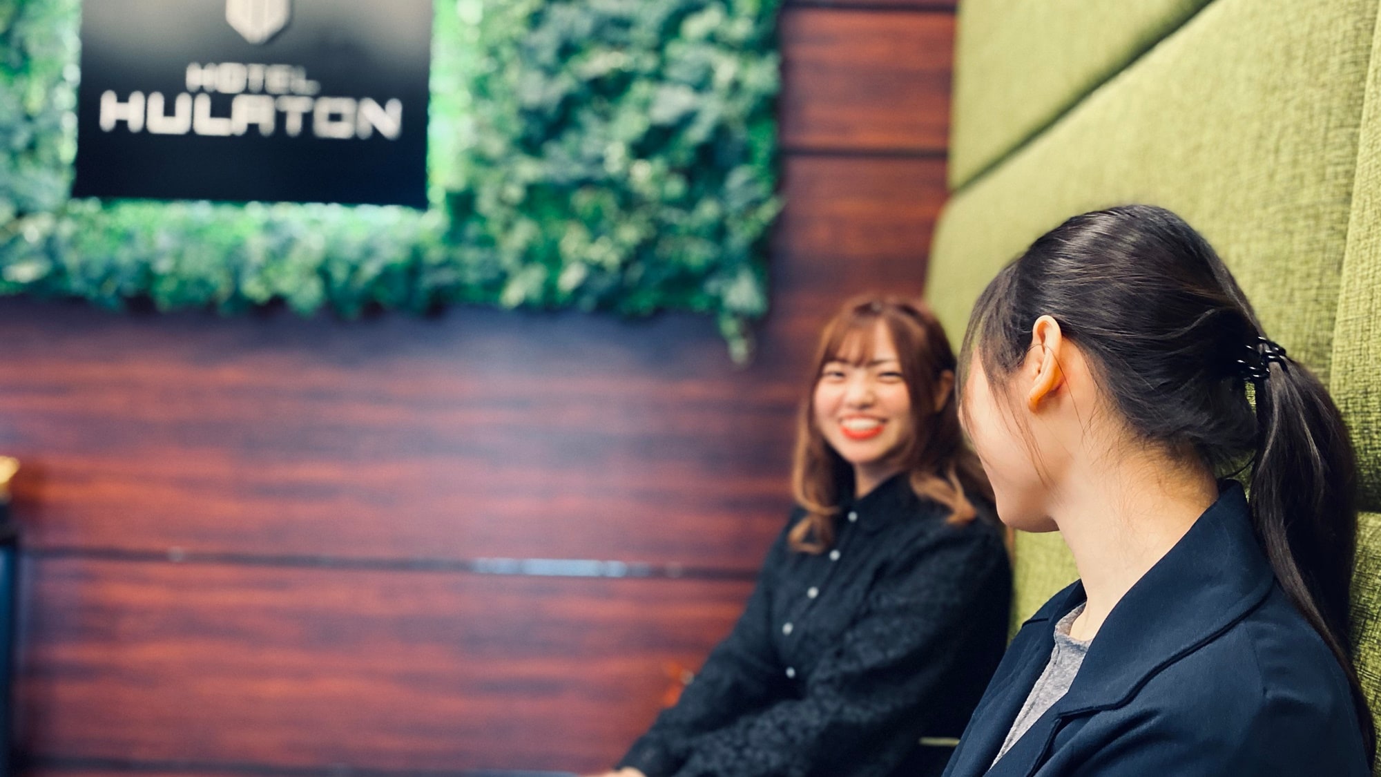 Lobby ｜ You can relax in a stylish yet calm atmosphere.