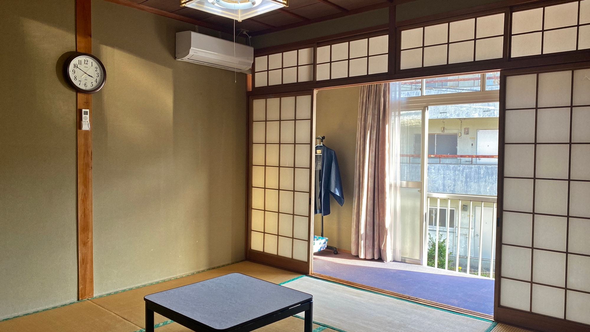 * [Road side/8 tatami Japanese-style room] A relaxing Japanese-style room recommended for solo travelers.