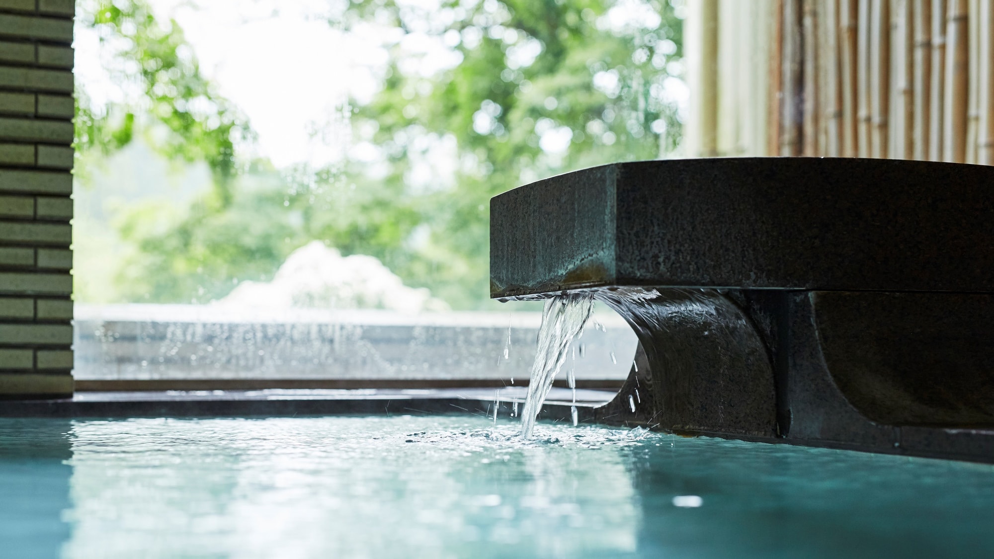[Large public bath] Immerse yourself in one of the three famous hot springs of Oshu