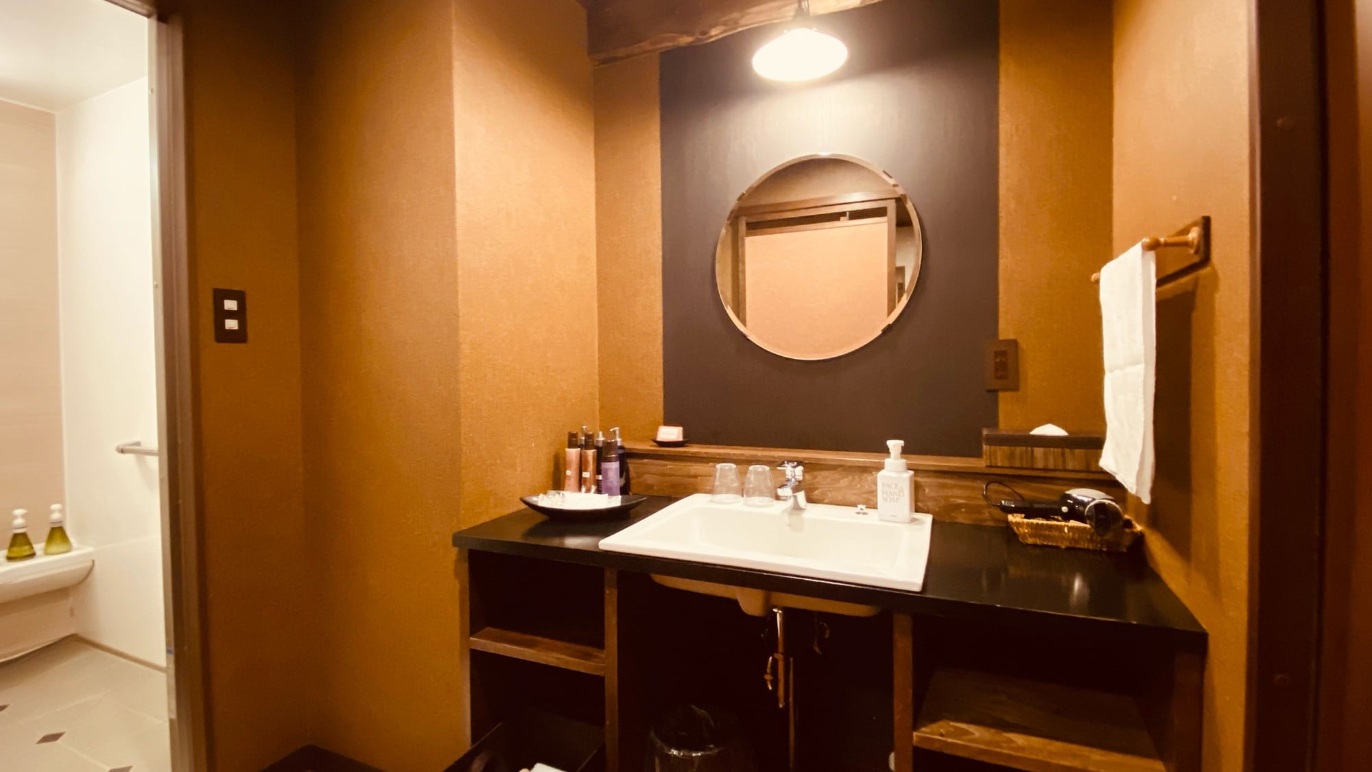 [Annex/wide twin/with shower] Riverside twin 30 square meters