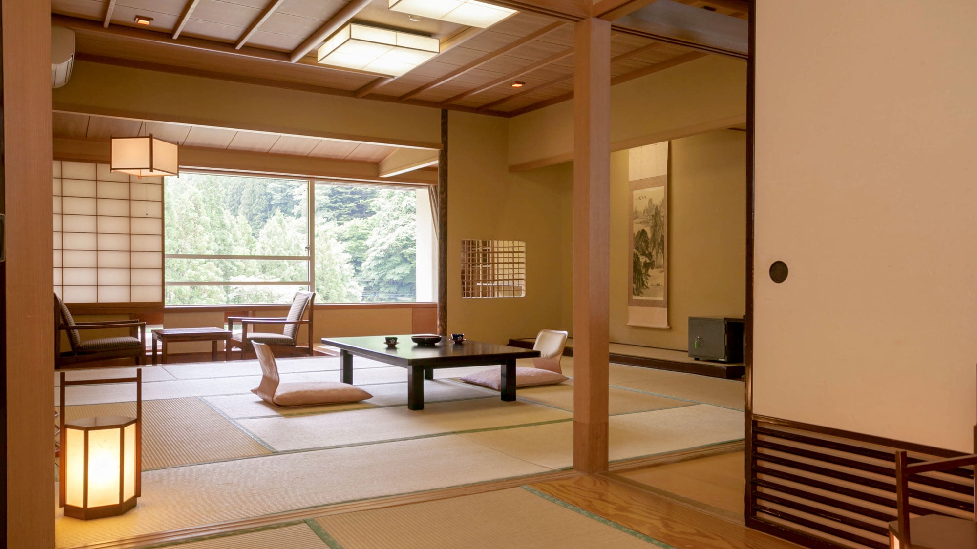 Spacious and spacious 12 tatami mats + 6 tatami mats overlooking the clear stream [Clear stream building 2, 3, 4F]