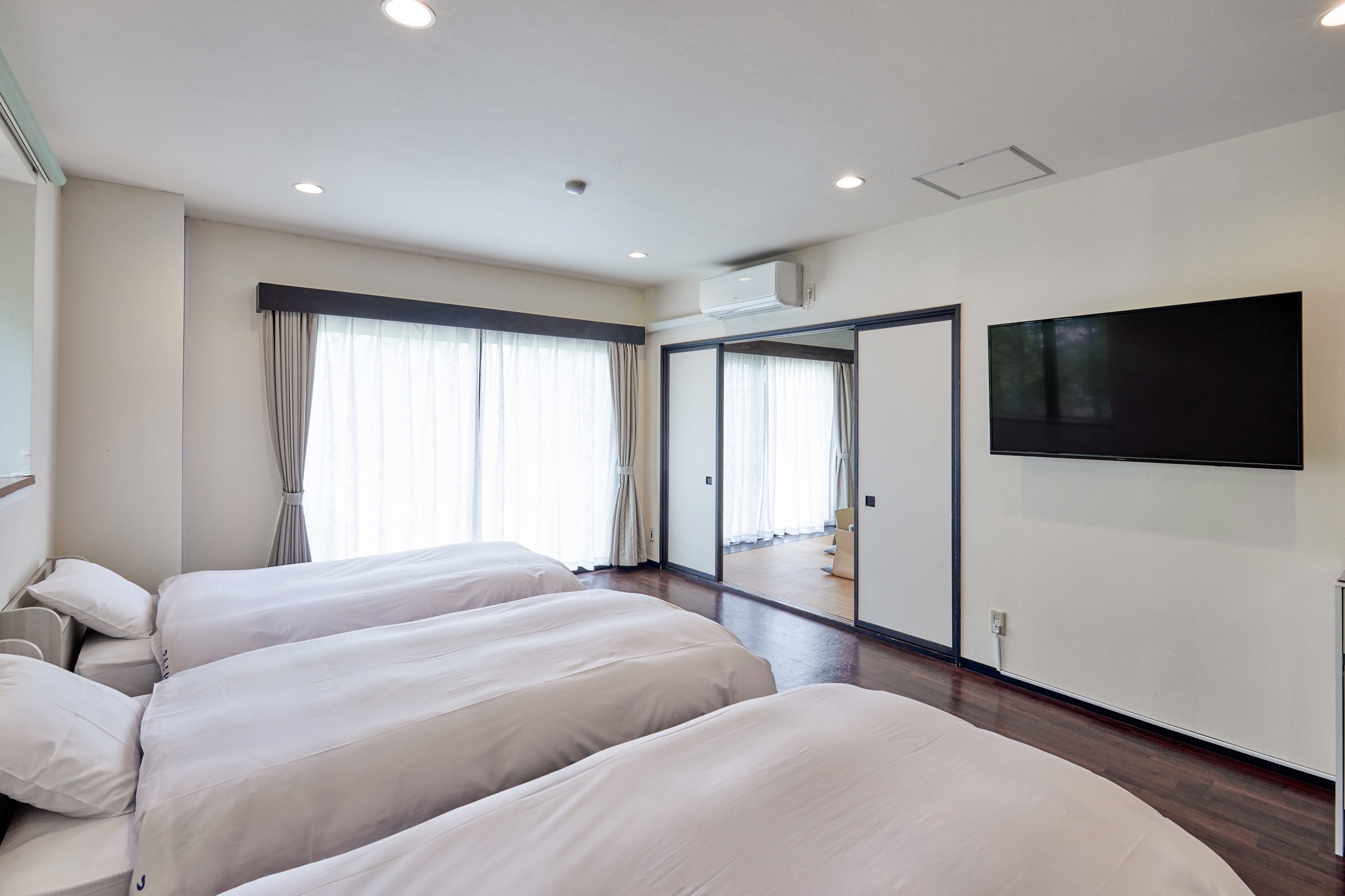 Suite Room (2-6 persons)