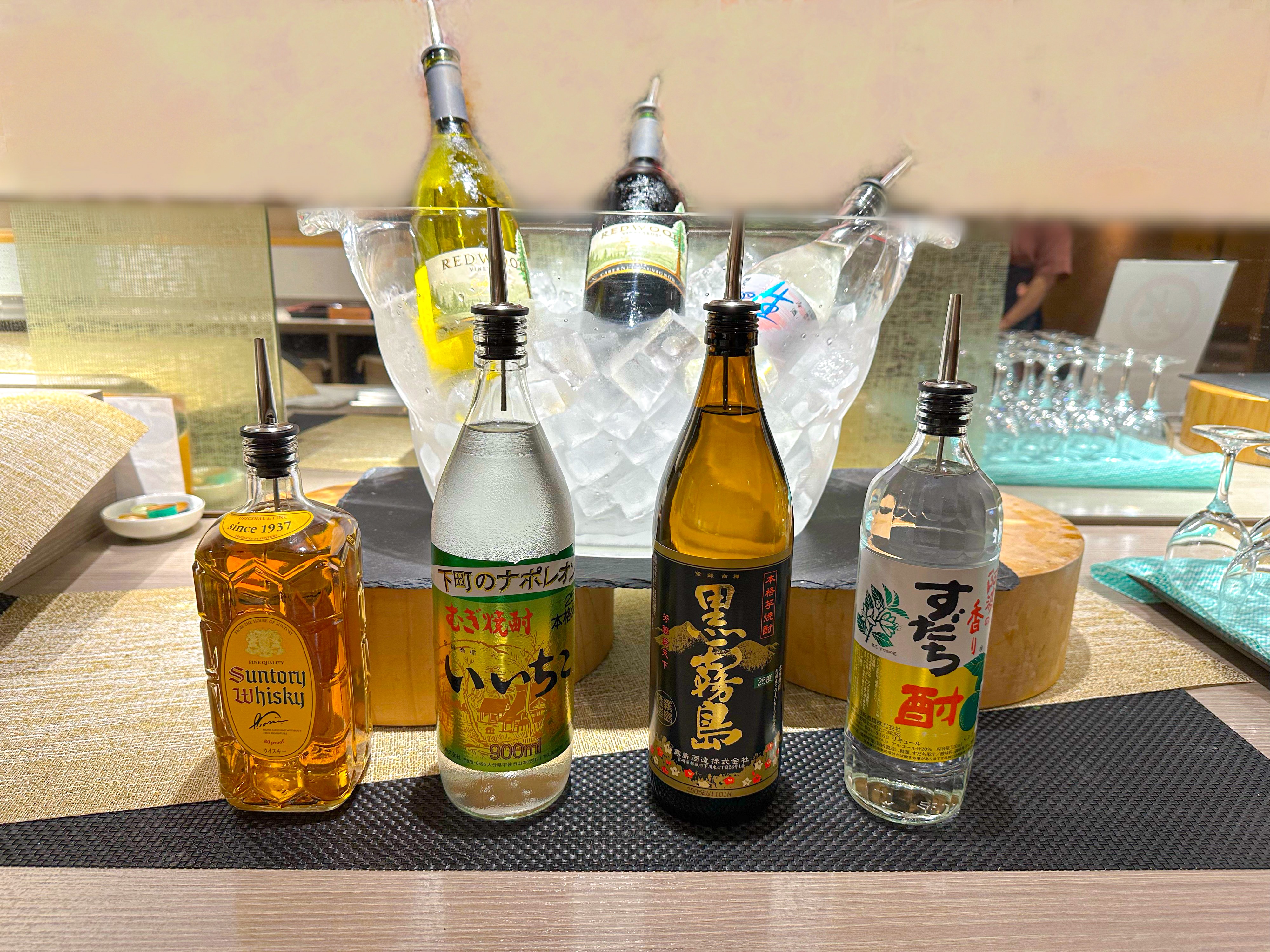 Dining venue drink bar 2